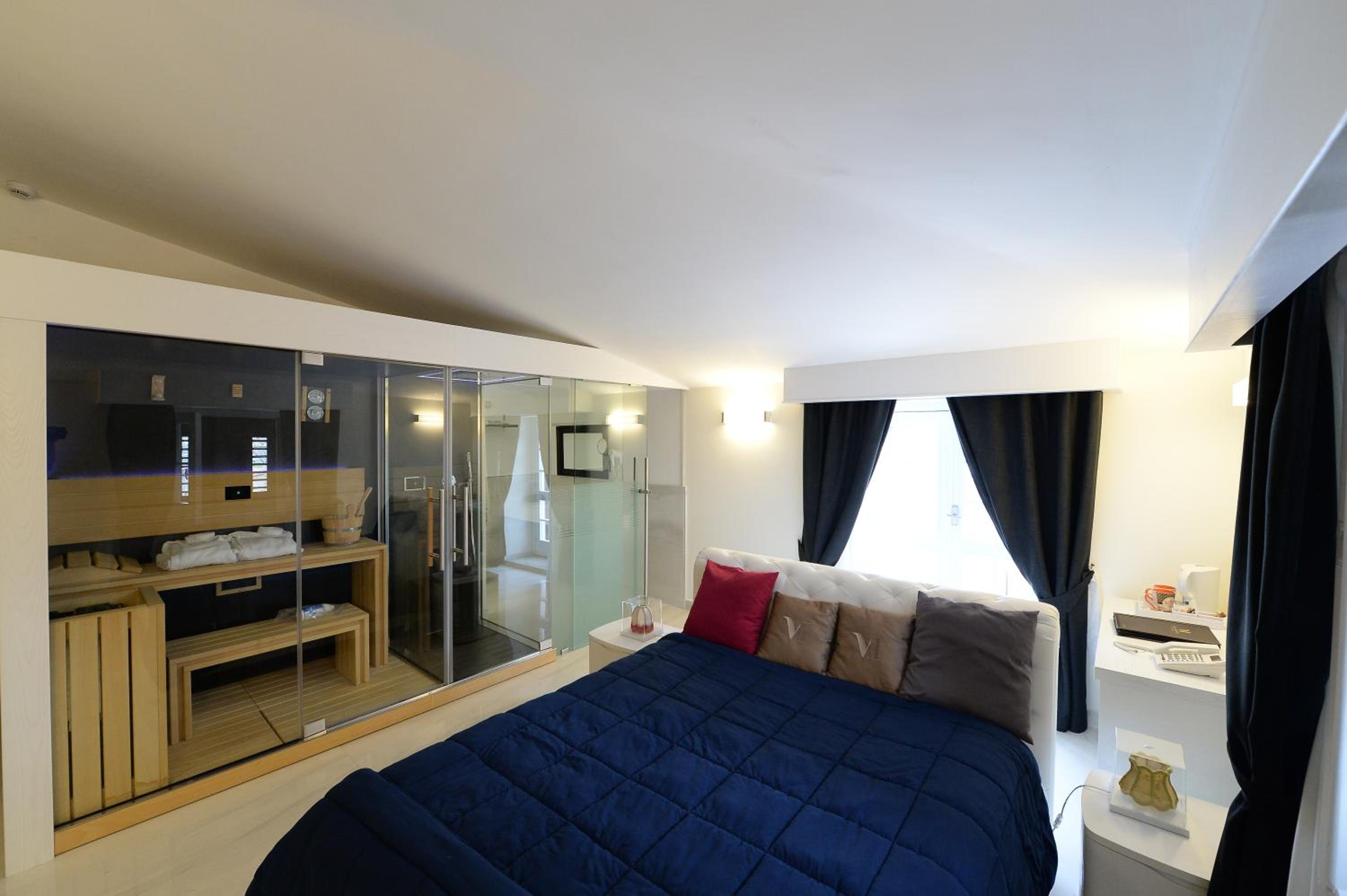 Double Room with Sauna and Spa Bath - Photo 3