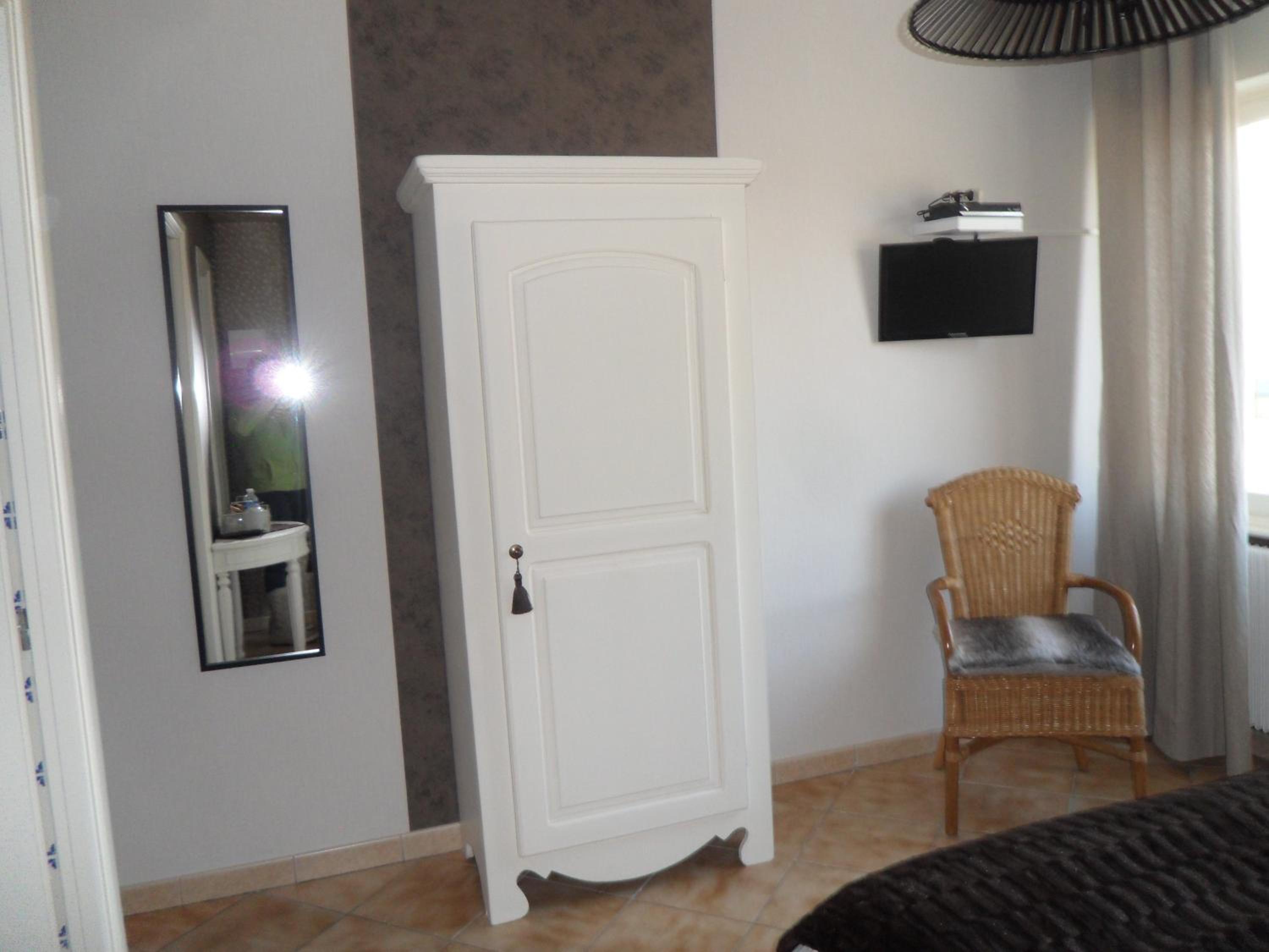 Double Room - Photo 9