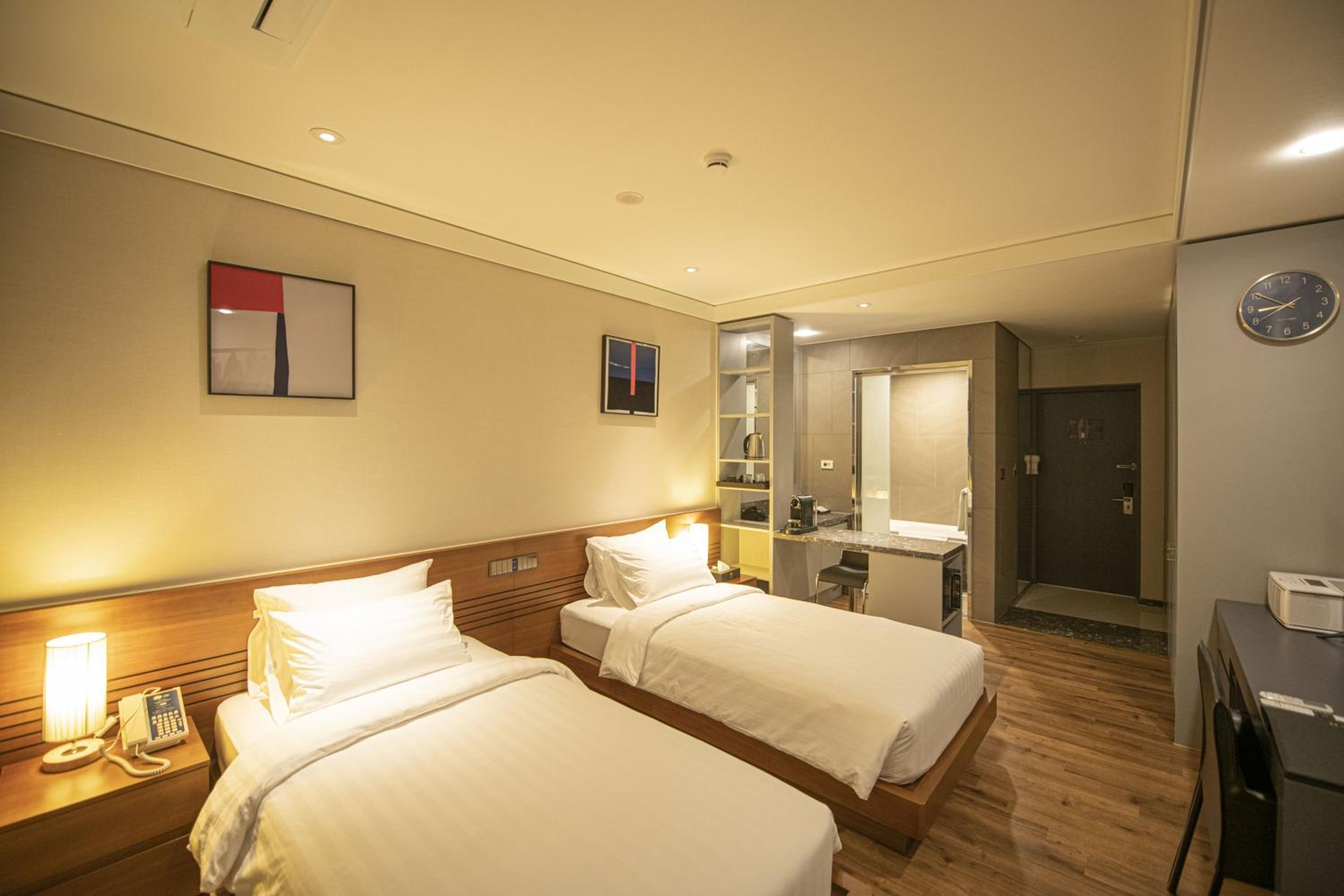 Executive Twin Room - Photo 1