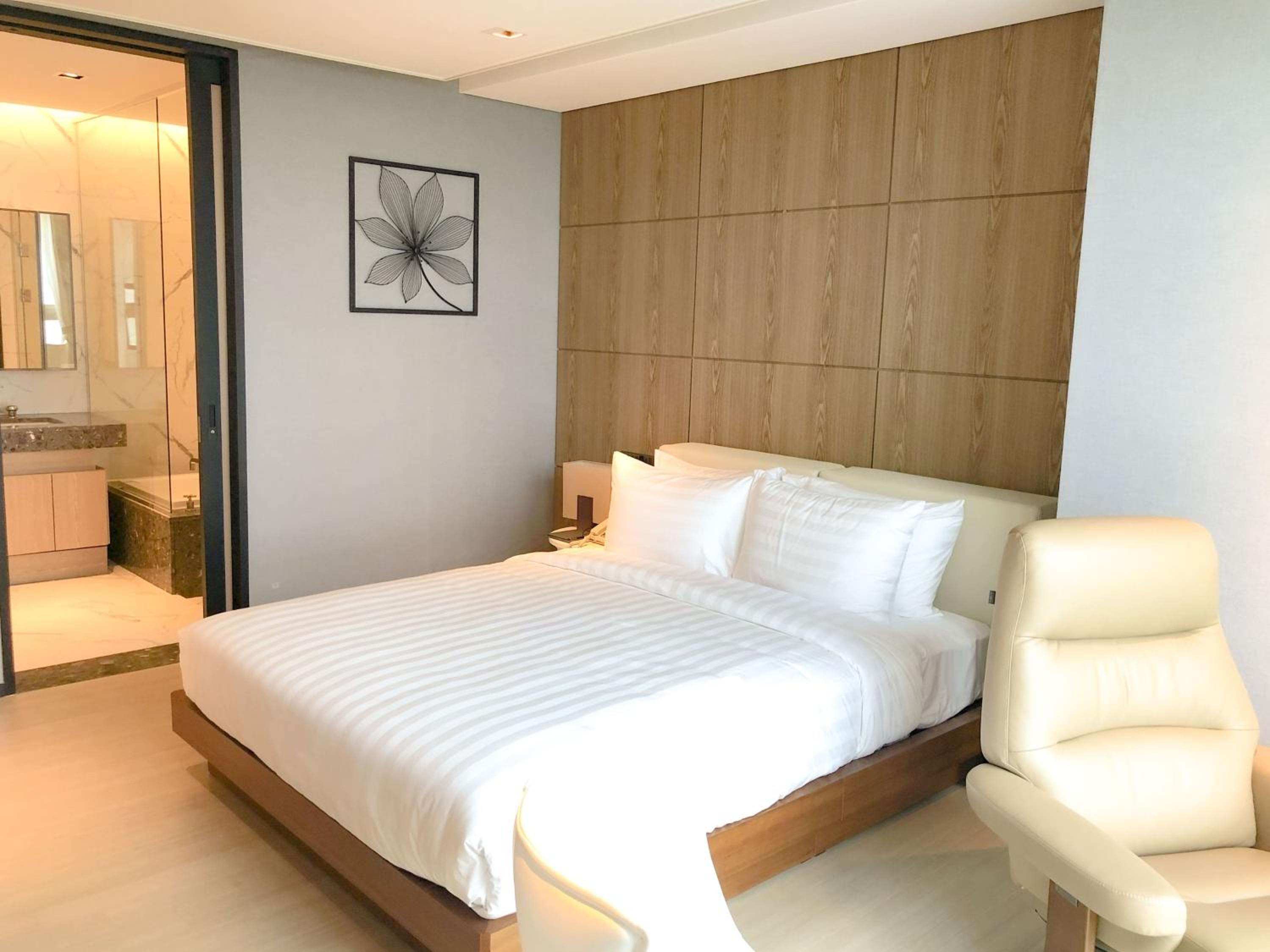 Imperial Suite - Photo 3