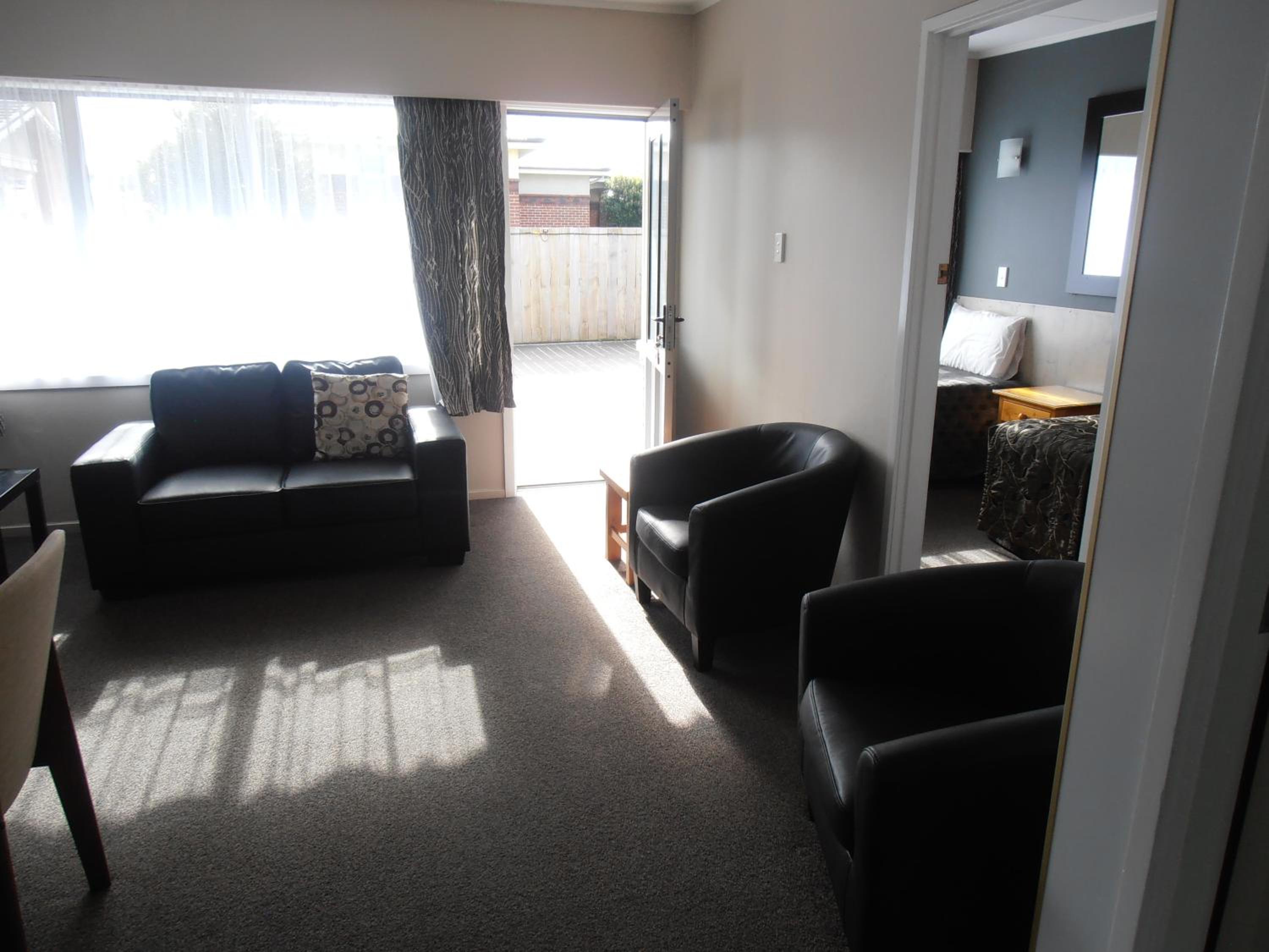 Standard Queen Suite - Photo 1