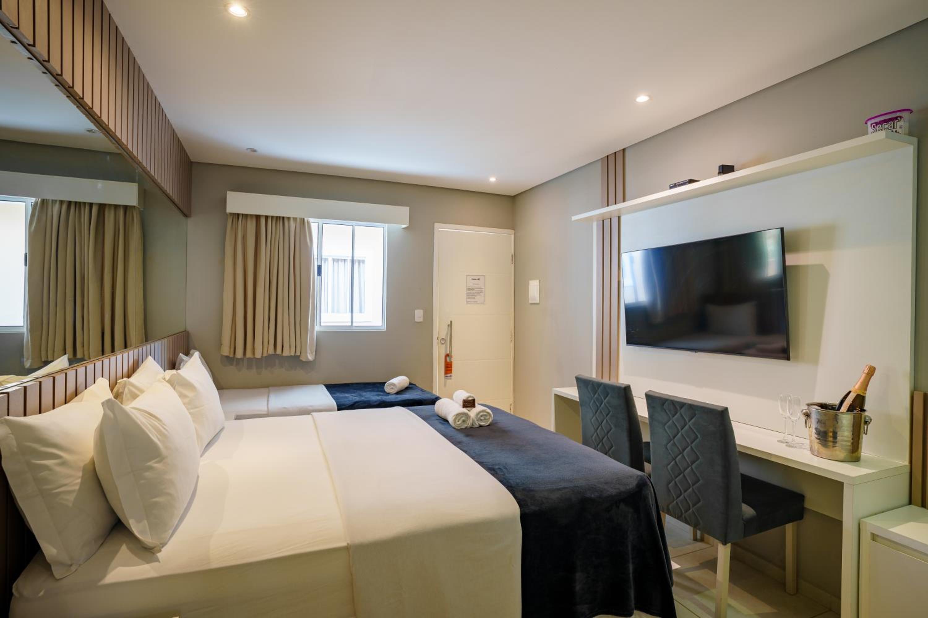 Deluxe King Suite