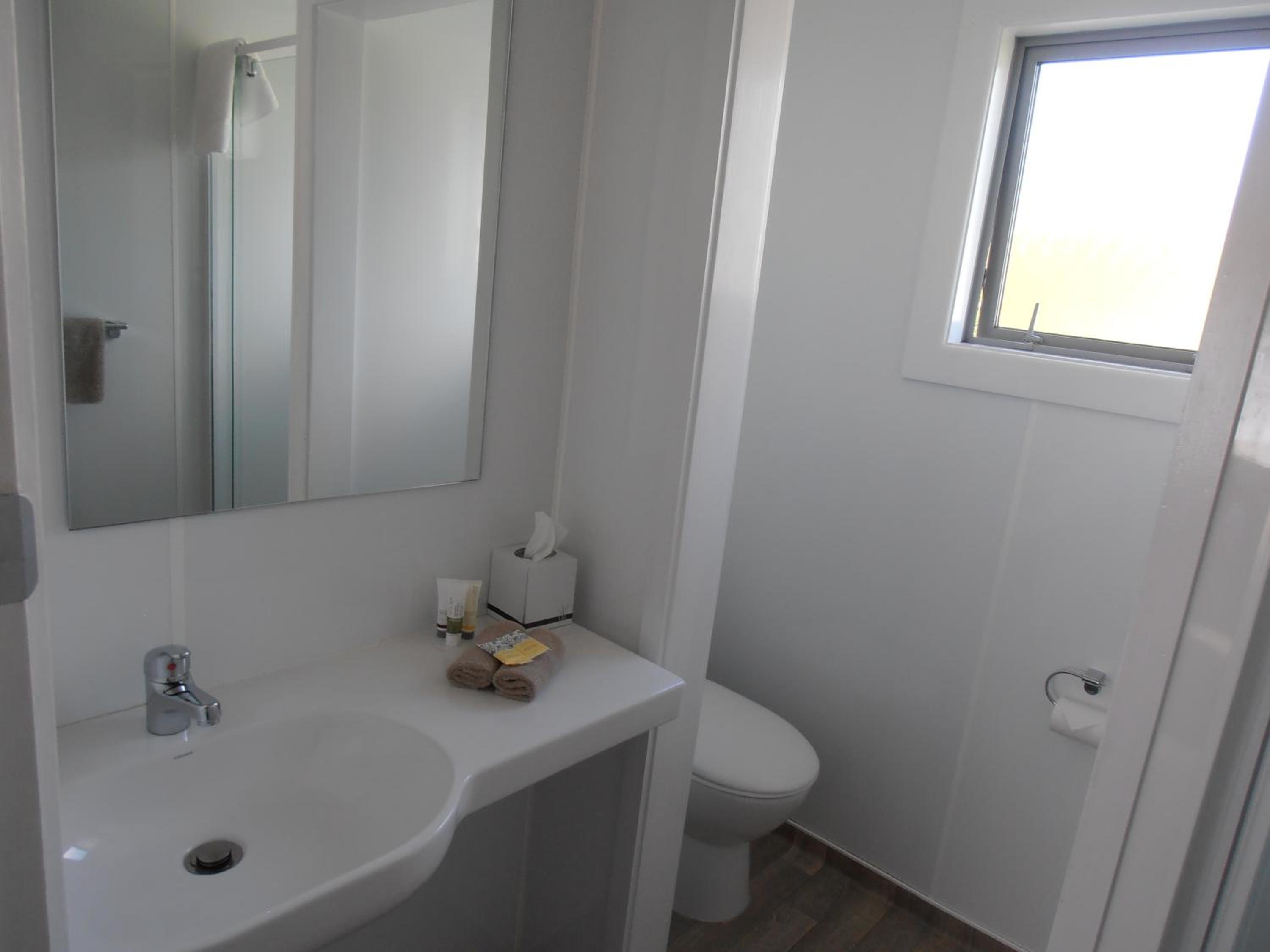 Standard Queen Suite - Photo 13