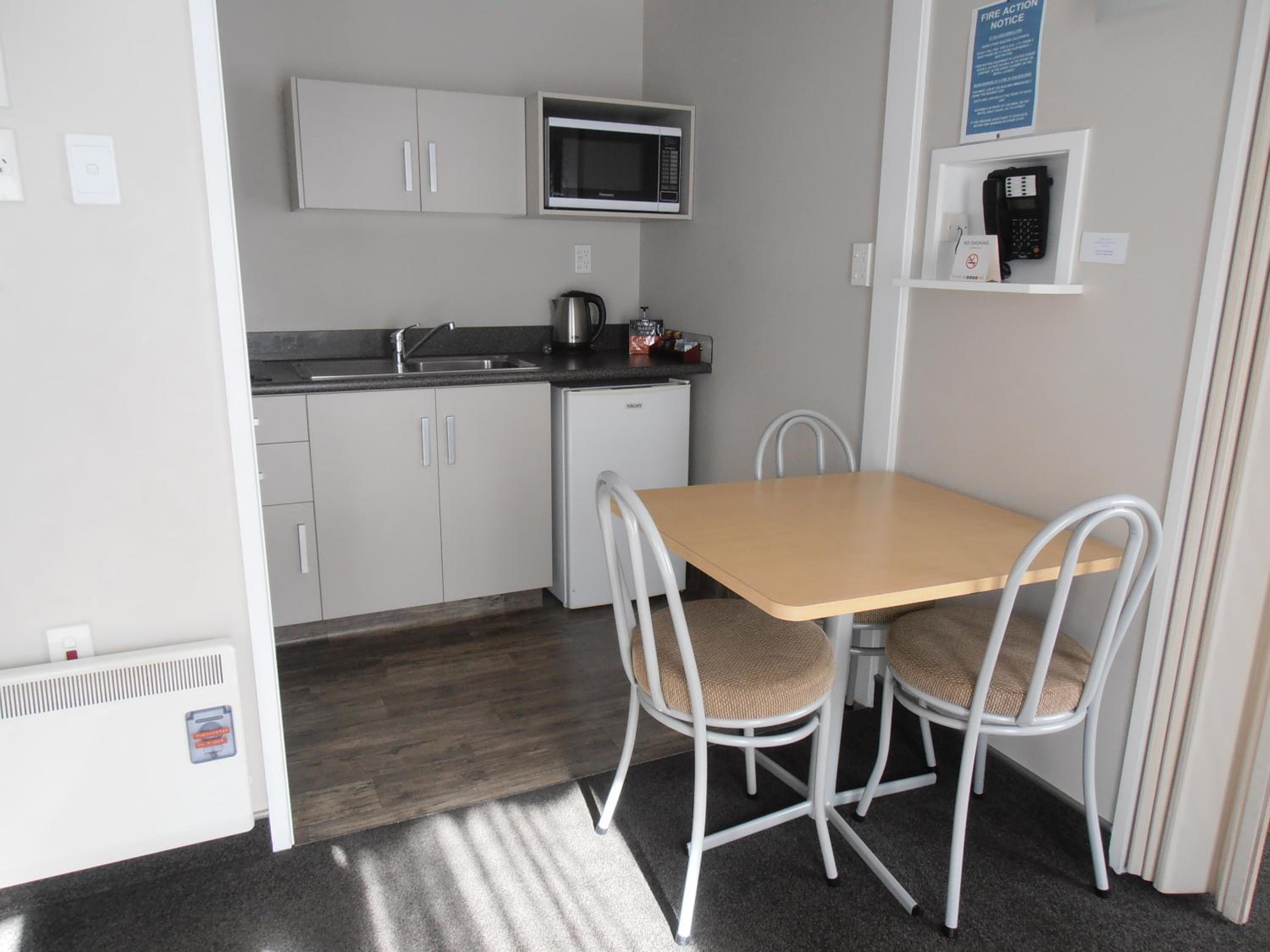 Standard Queen Suite - Photo 15