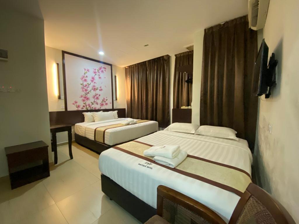 Deluxe Room (2 Adults + 1 Child) photo 3