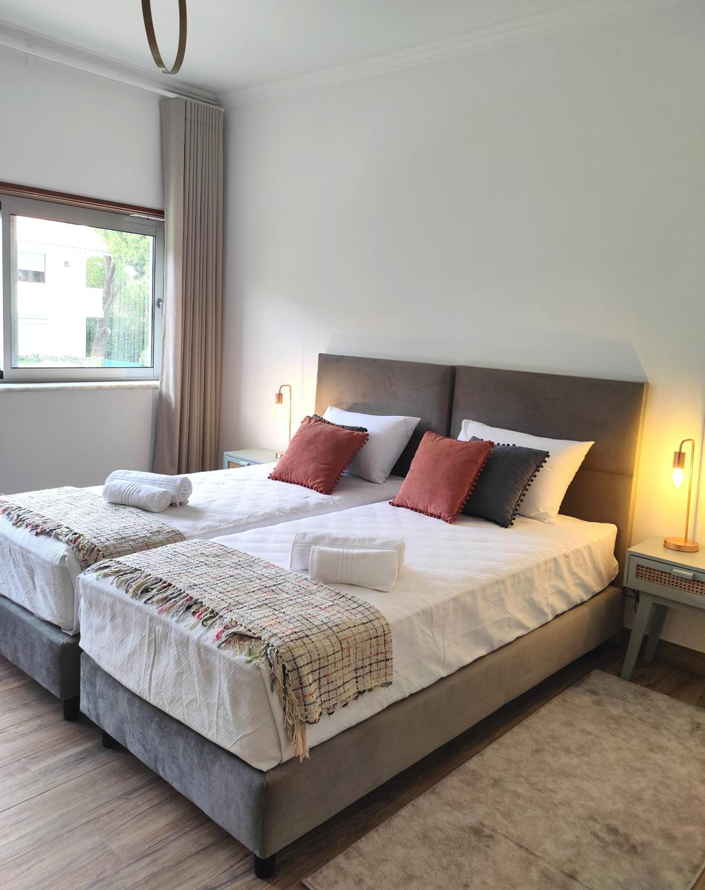 Large Twin Room photo 2