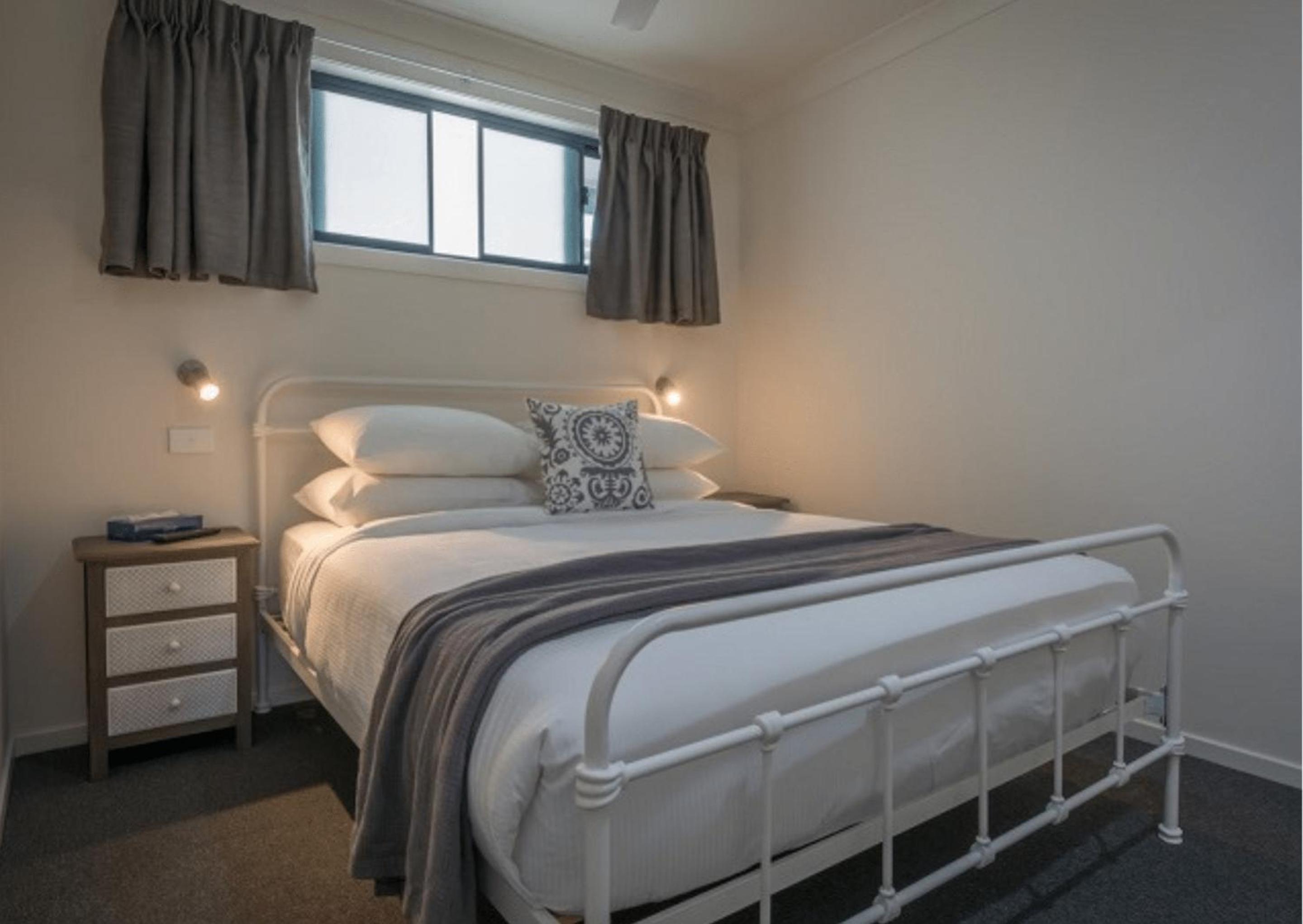 Two-Bedroom Premium Waterfront Apartment  photo 1