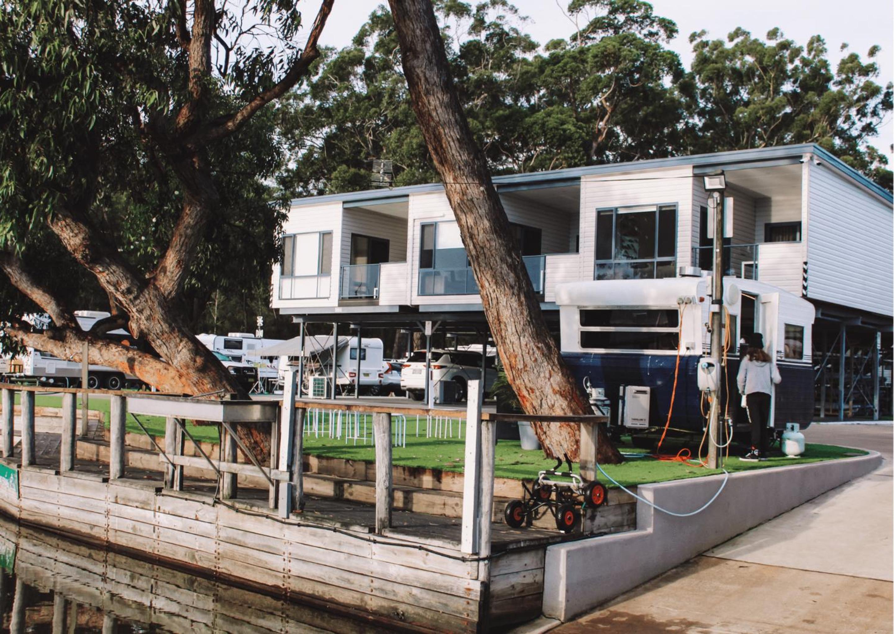Two-Bedroom Premium Waterfront Apartment  photo 2