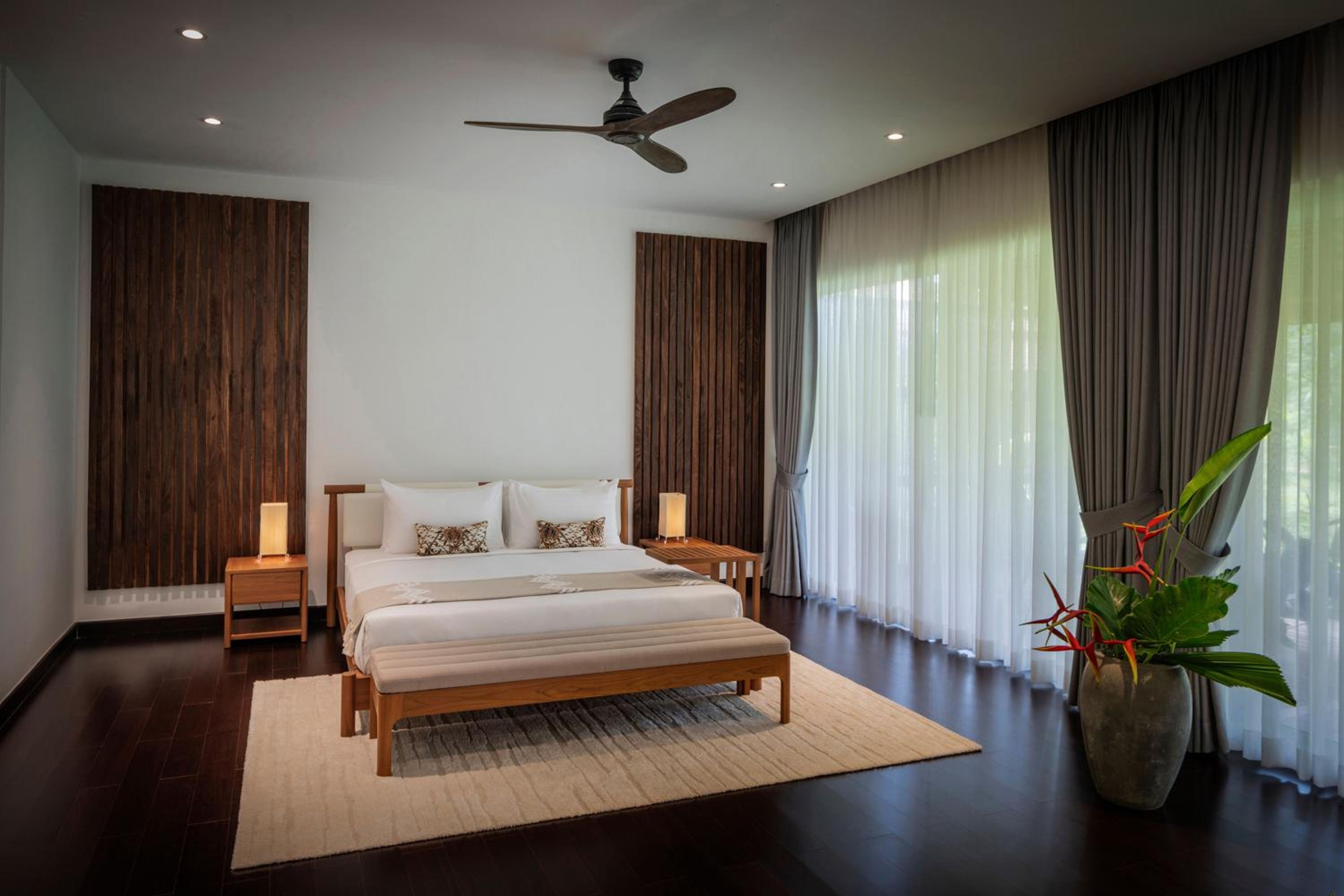Luxury Bungalow Suites - Photo 5