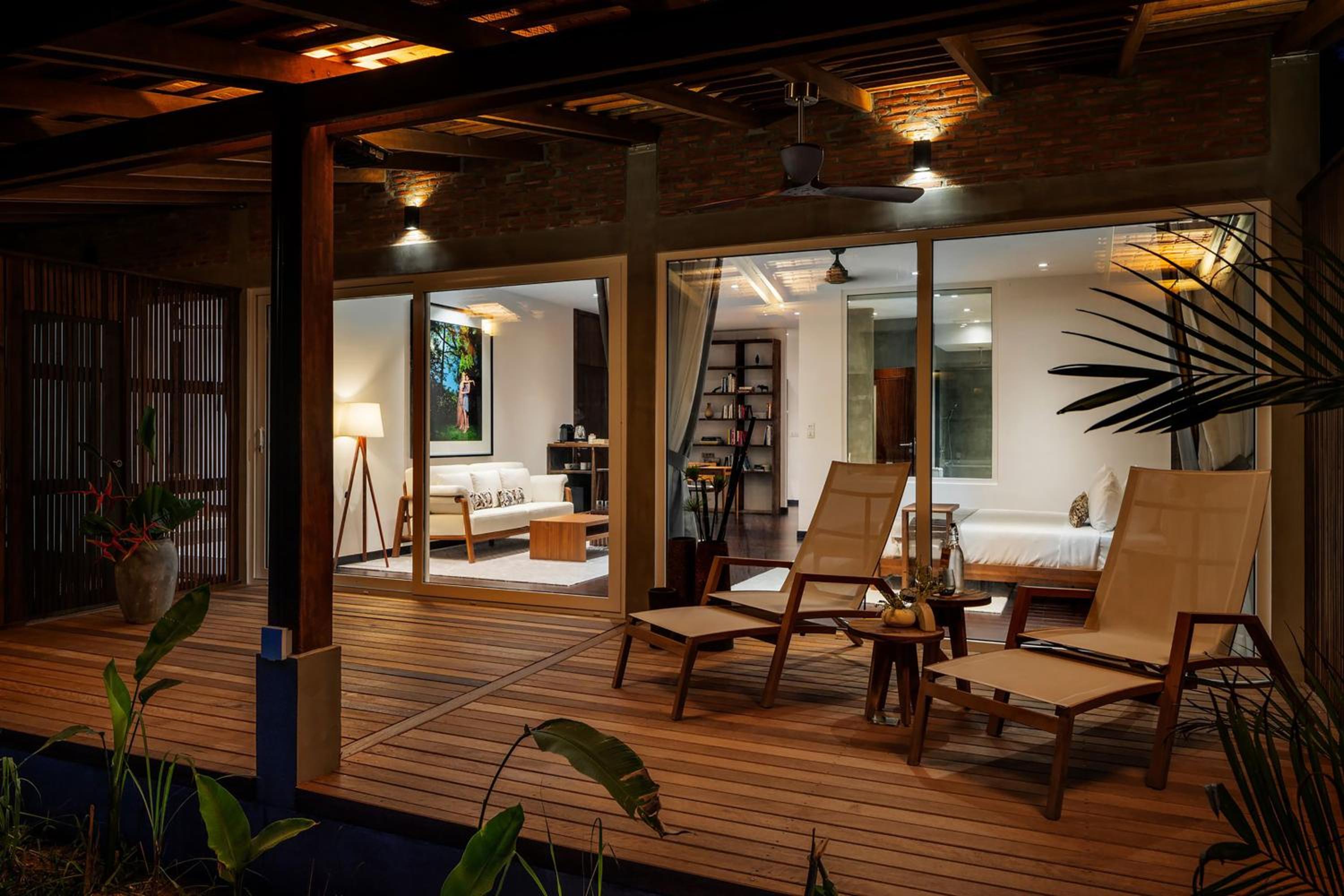 Luxury Bungalow Suites - Photo 1