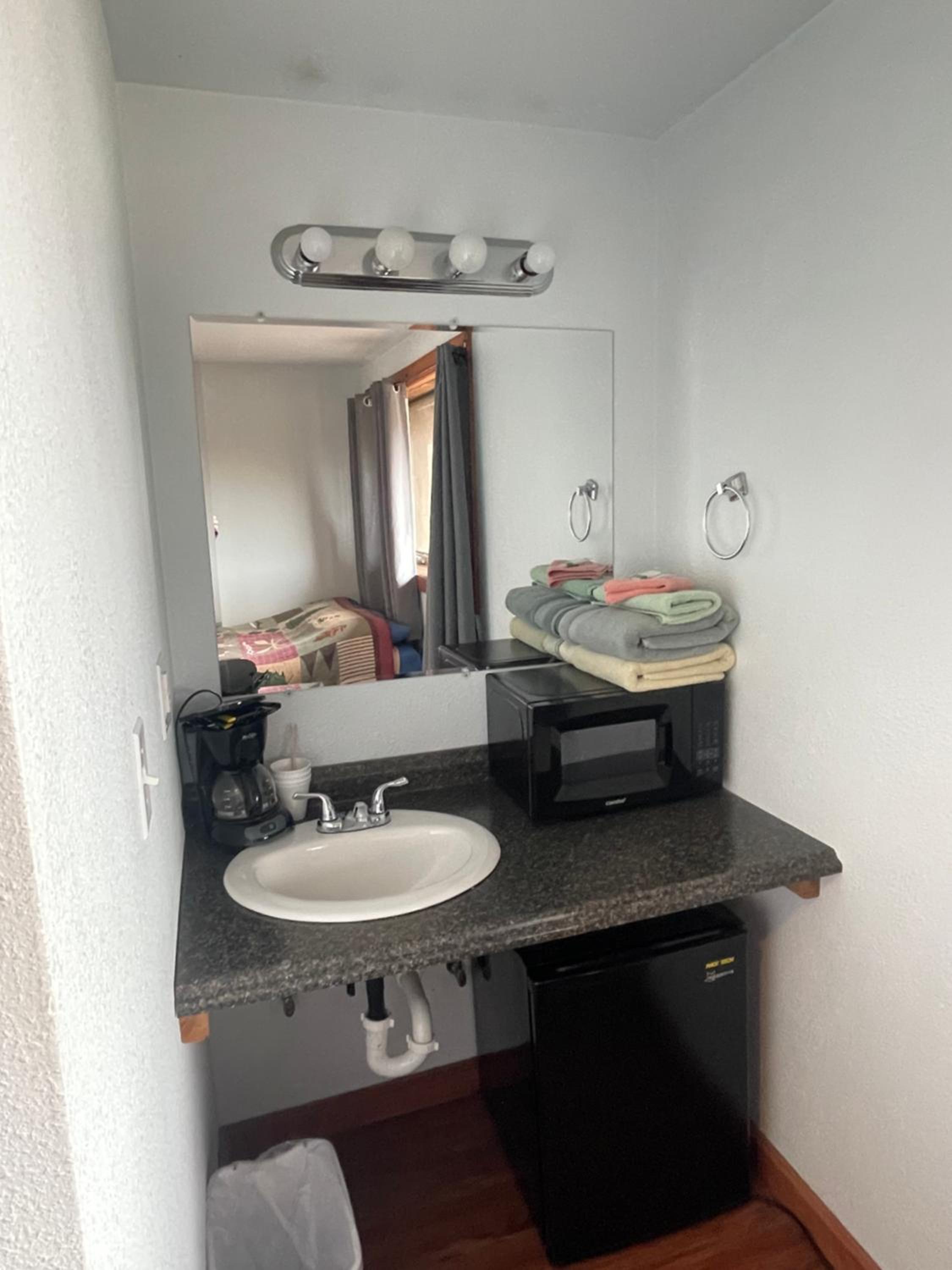 Budget Double Room photo 2