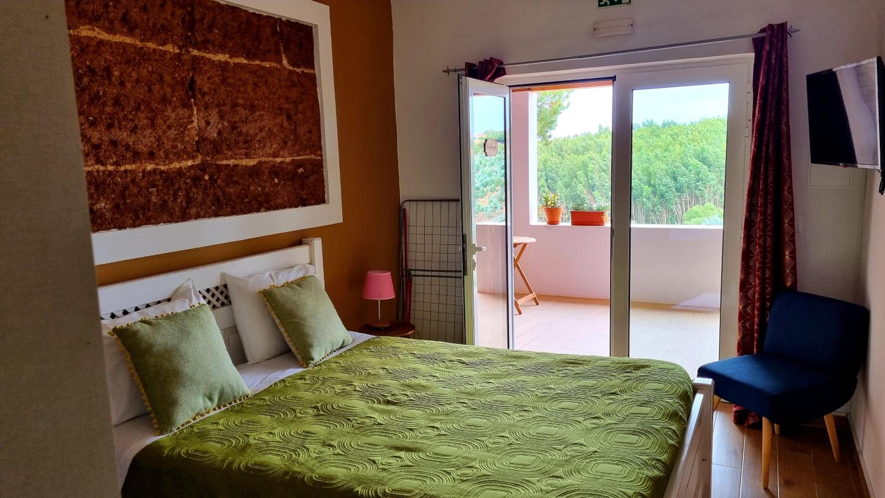 Deluxe Double Room with Balcony - Photo 7