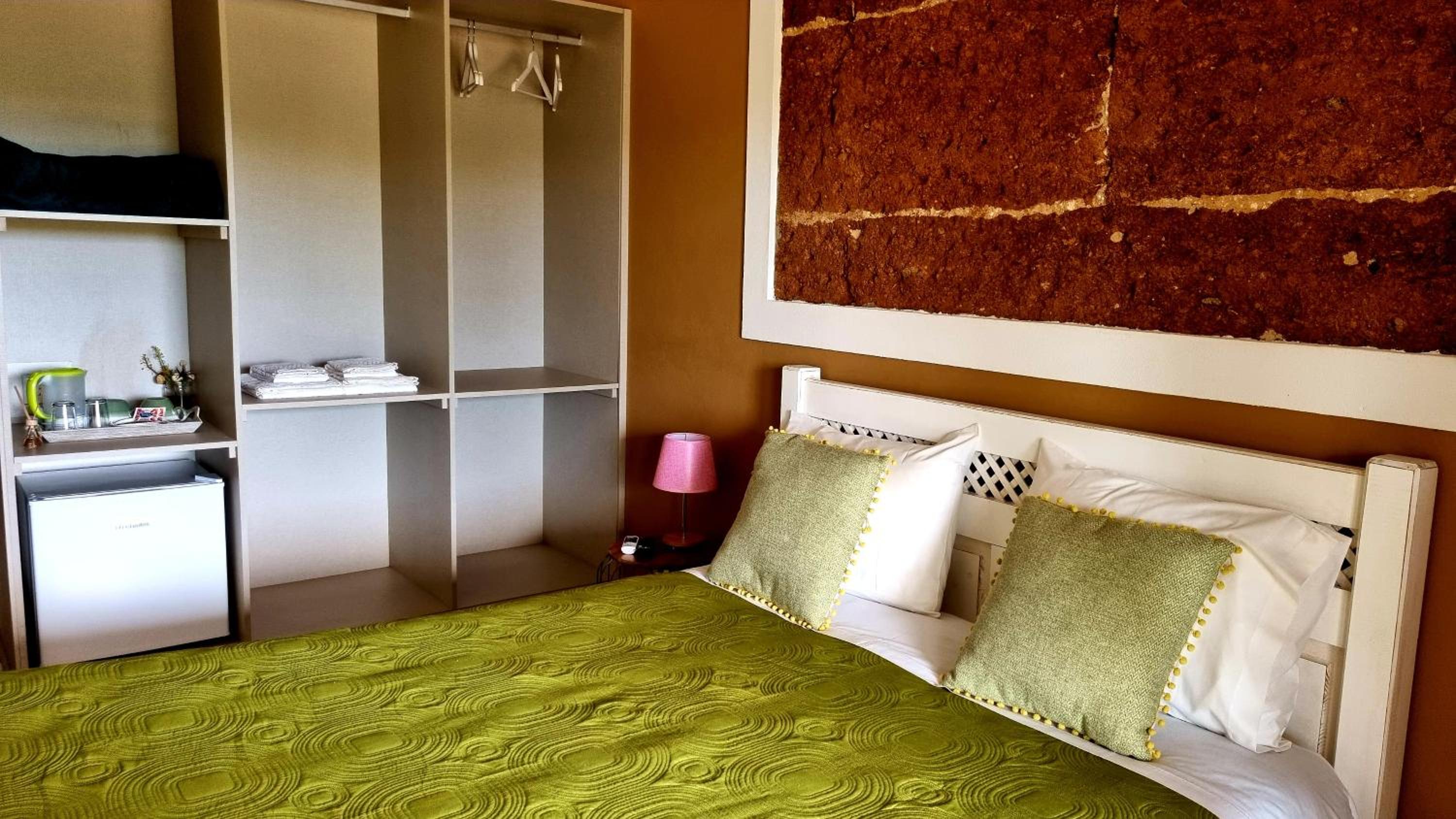 Deluxe Double Room with Balcony - Photo 6