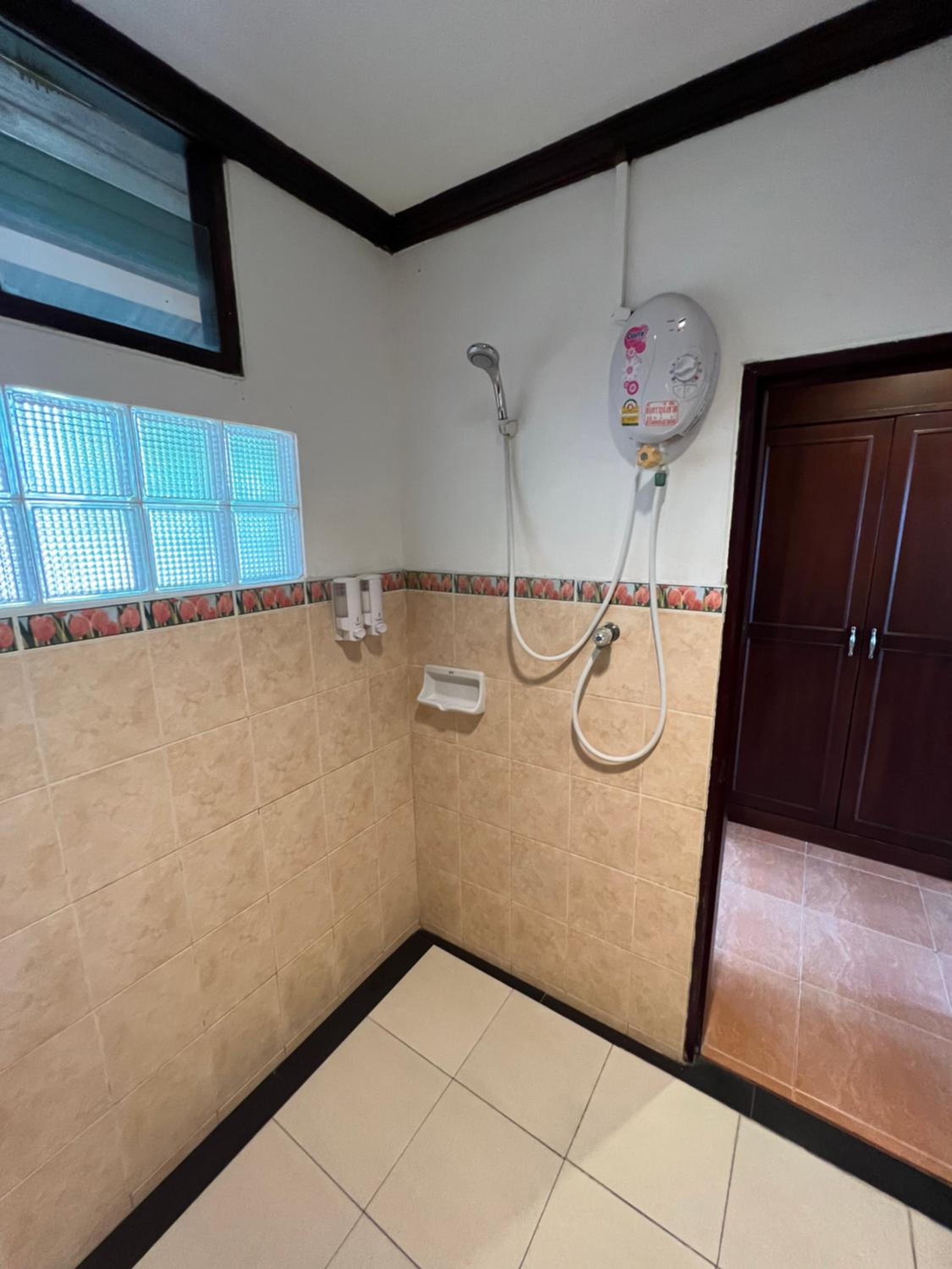 Standard Double Room - Photo 7