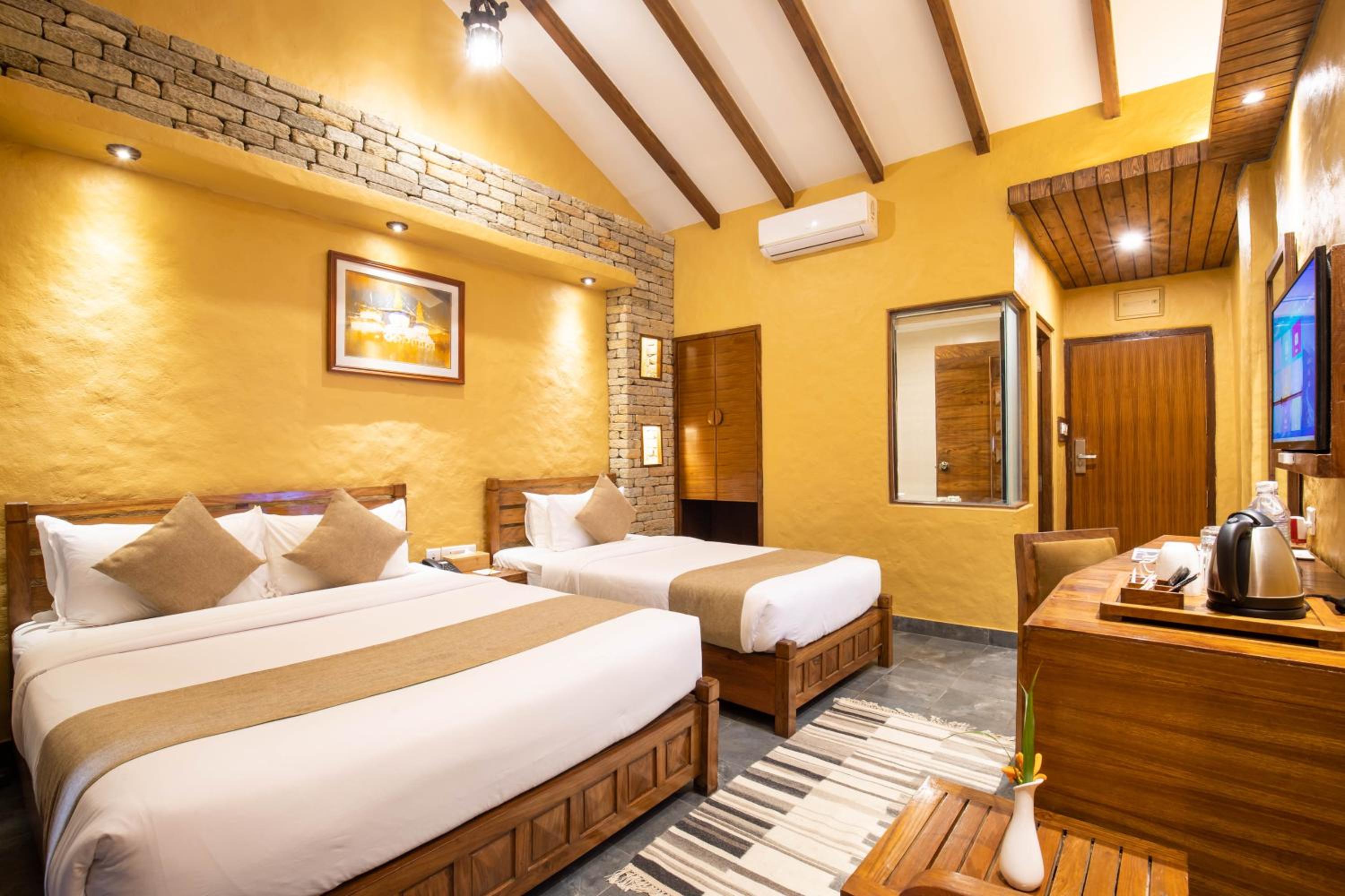 Superior Family Room with Free Airport Transfers - Photo 6