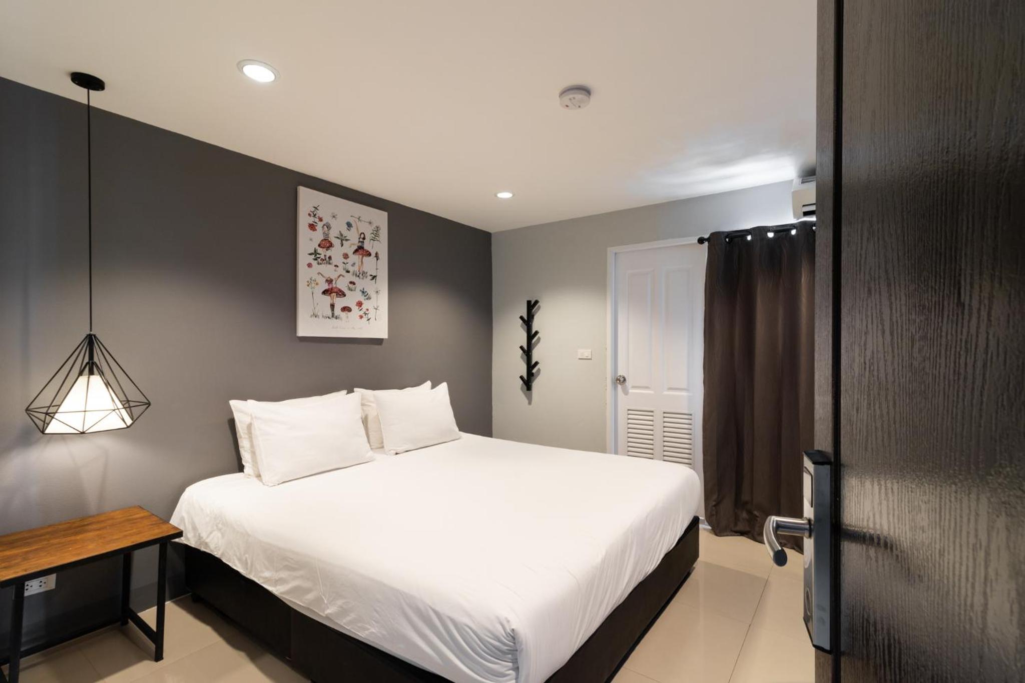 Deluxe Double Room with Private Bathroom