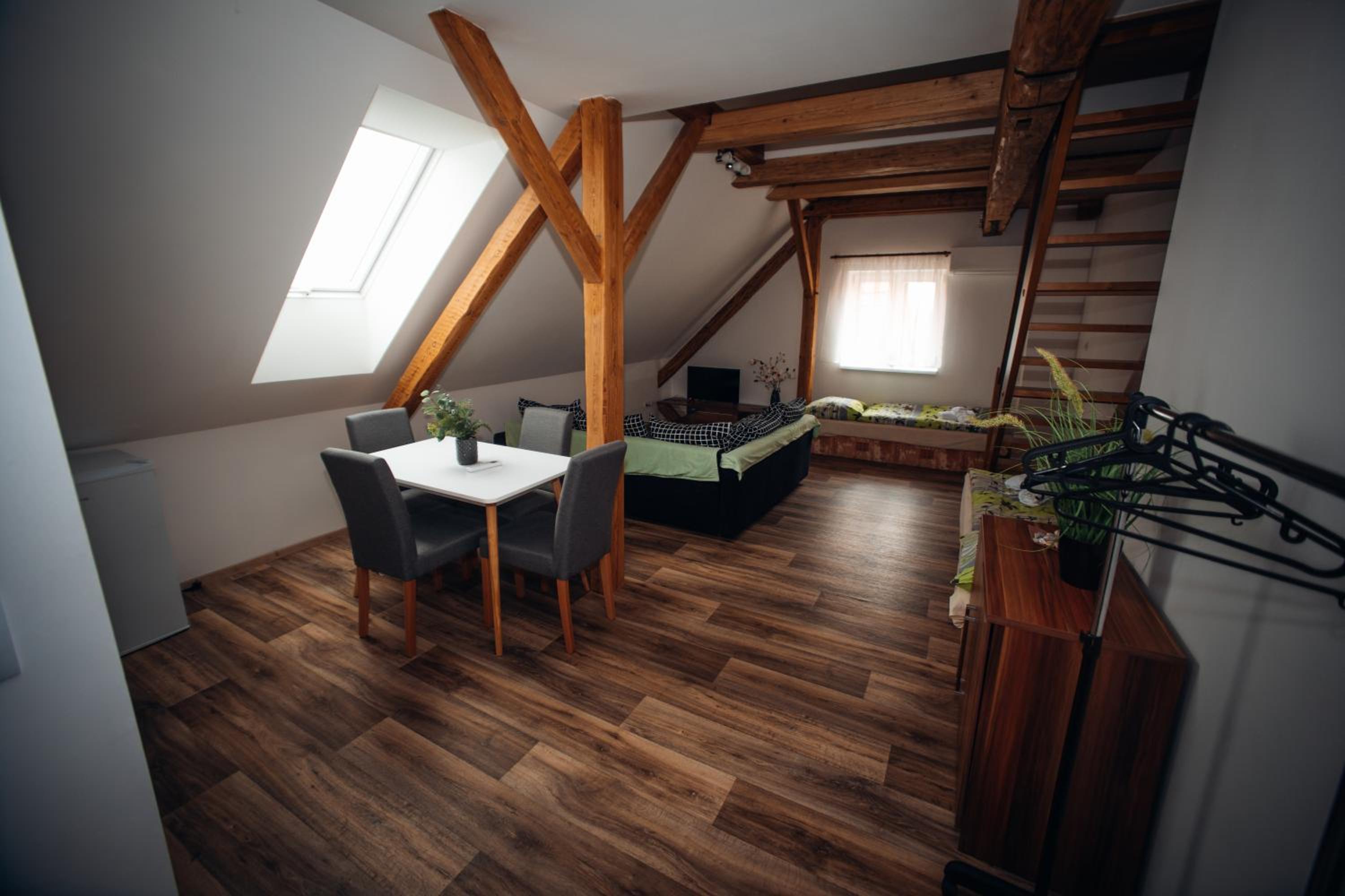 Apartment photo 2