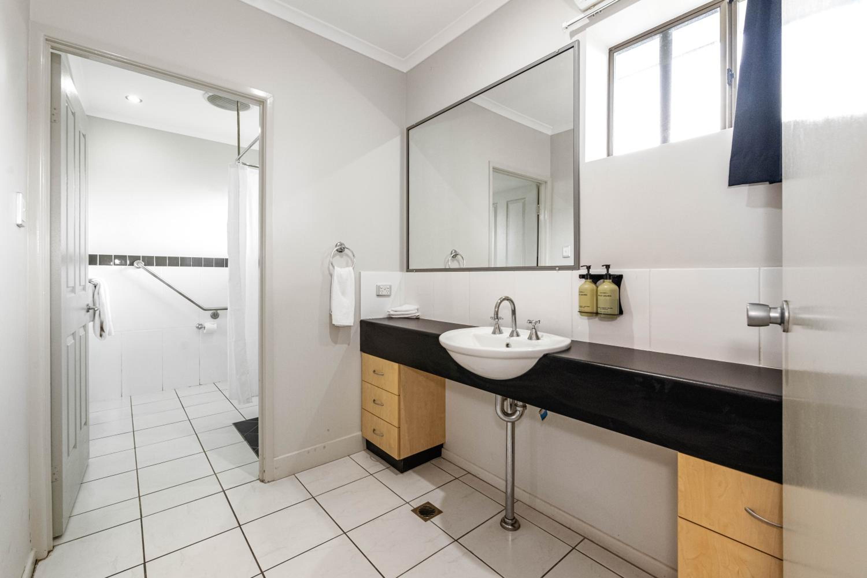 Accessible Room (Non Pet) photo 2