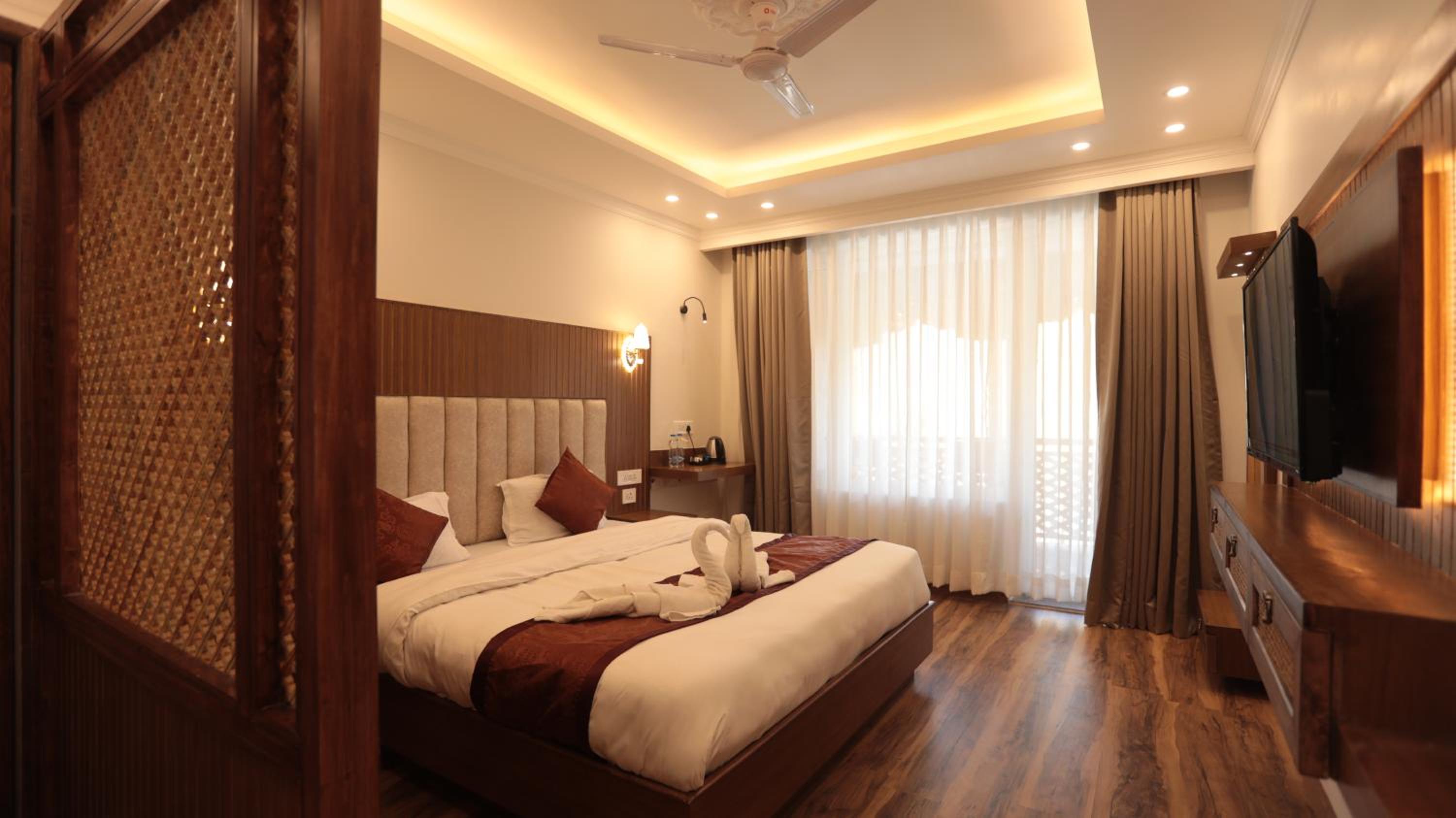Deluxe Suite - Photo 1