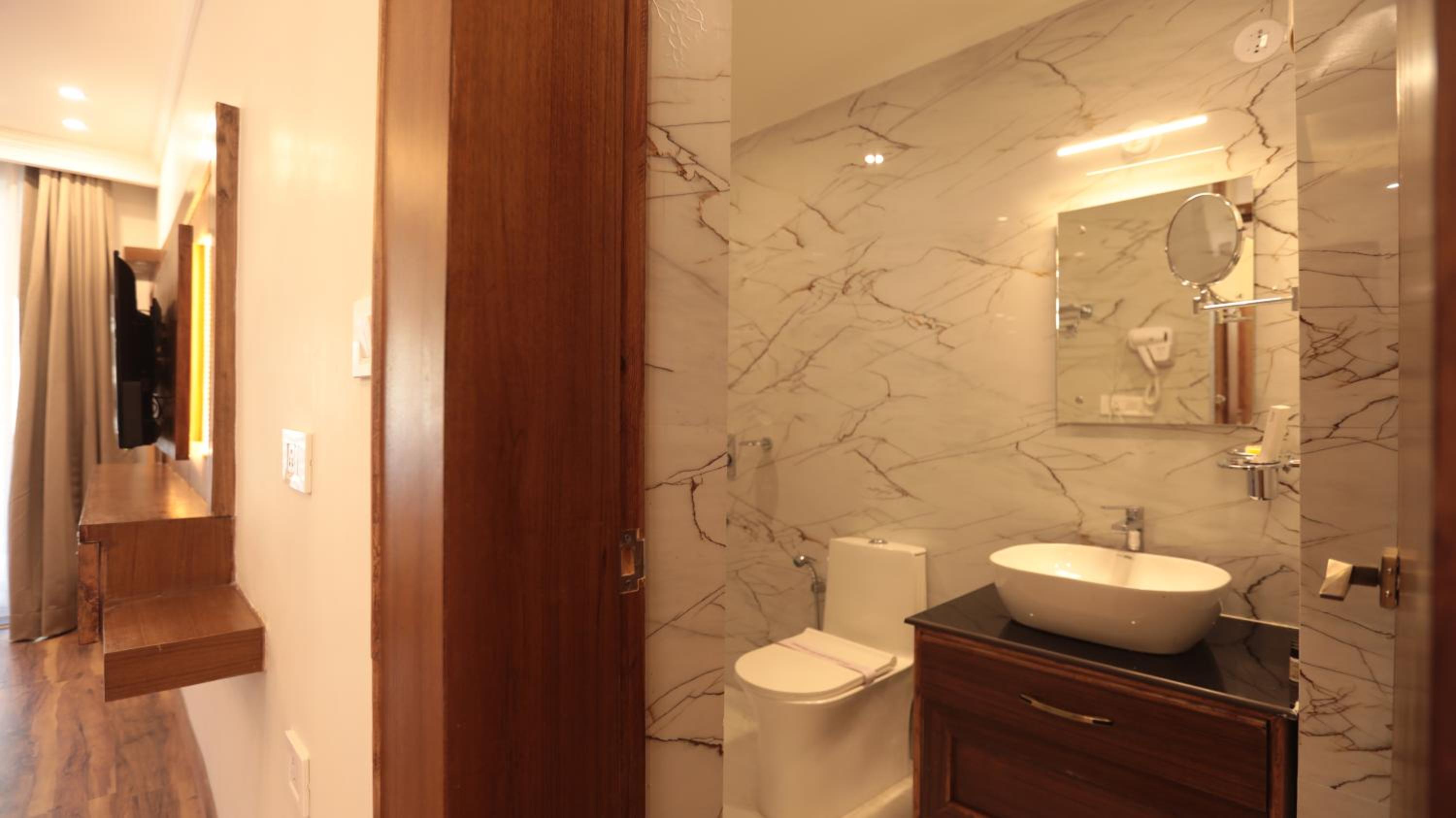 Deluxe Suite - Photo 2