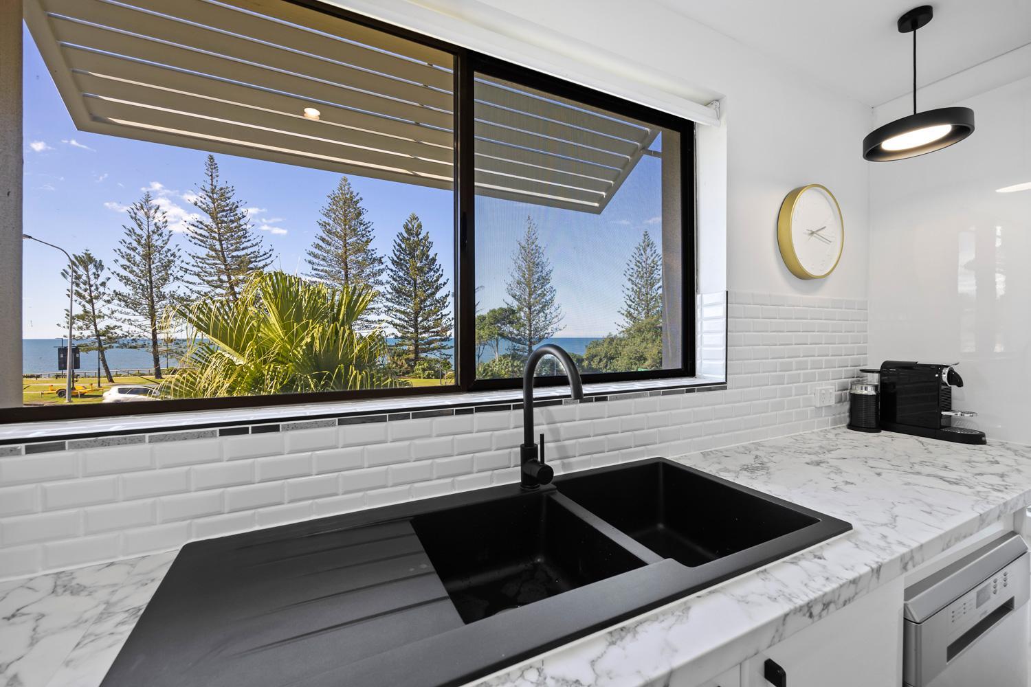 Beachside Views 2 Bedroom Apartment Mooloolaba photo 2