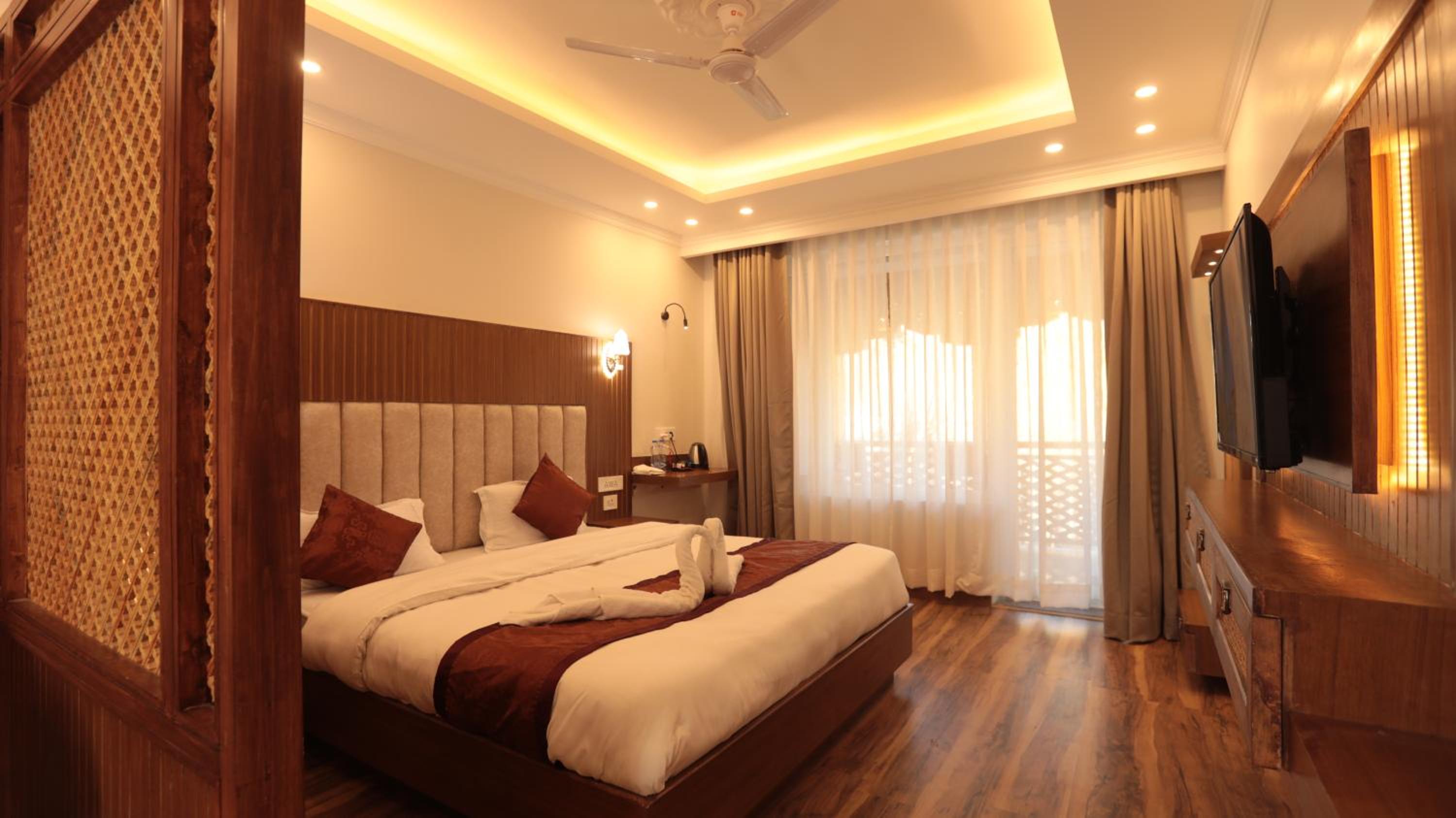 Deluxe Suite - Photo 7