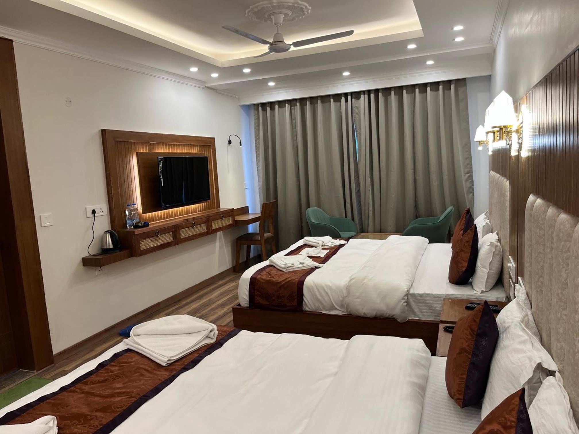 Family Room - Photo 4