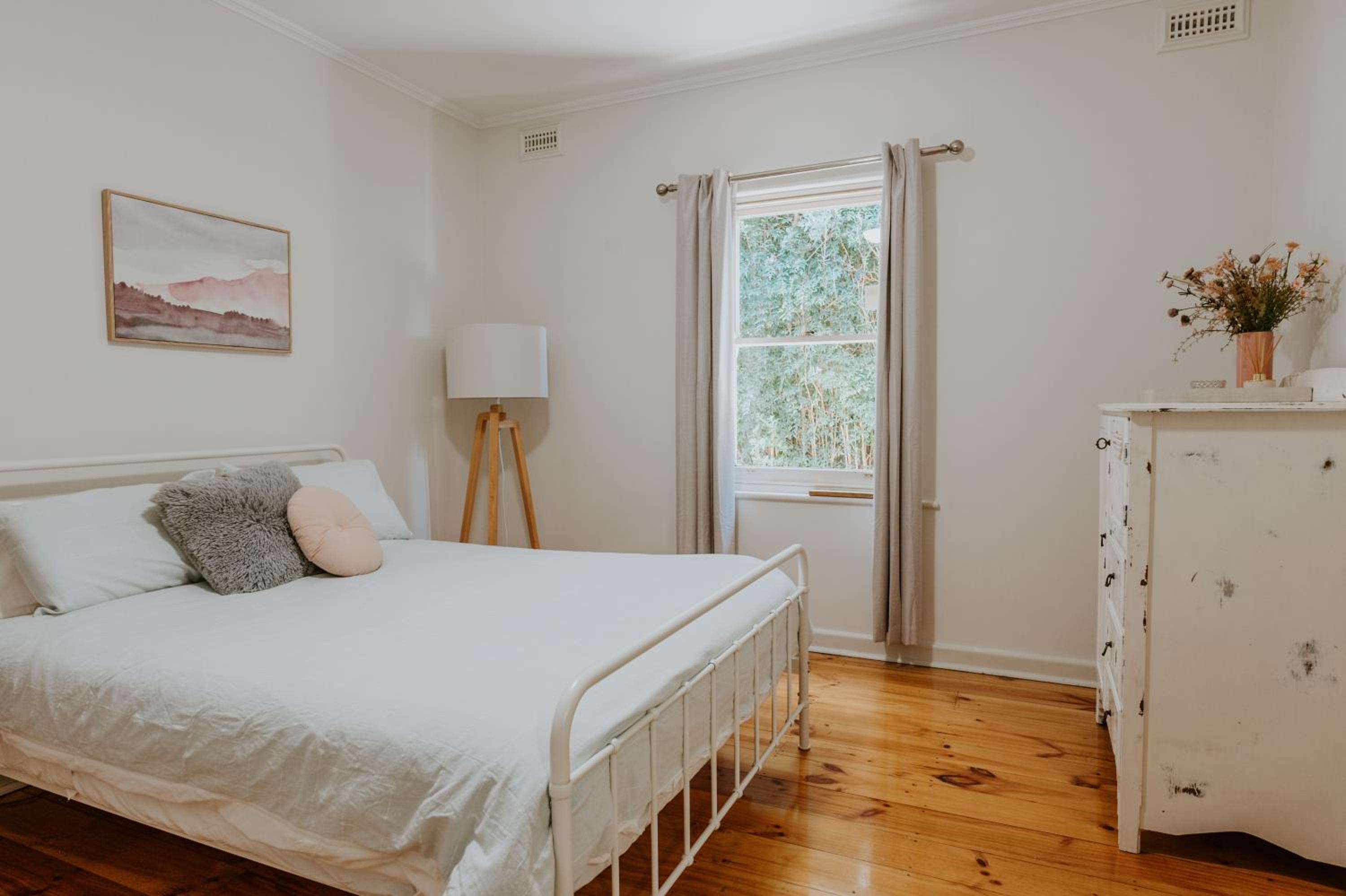 Three-Bedroom House photo 2