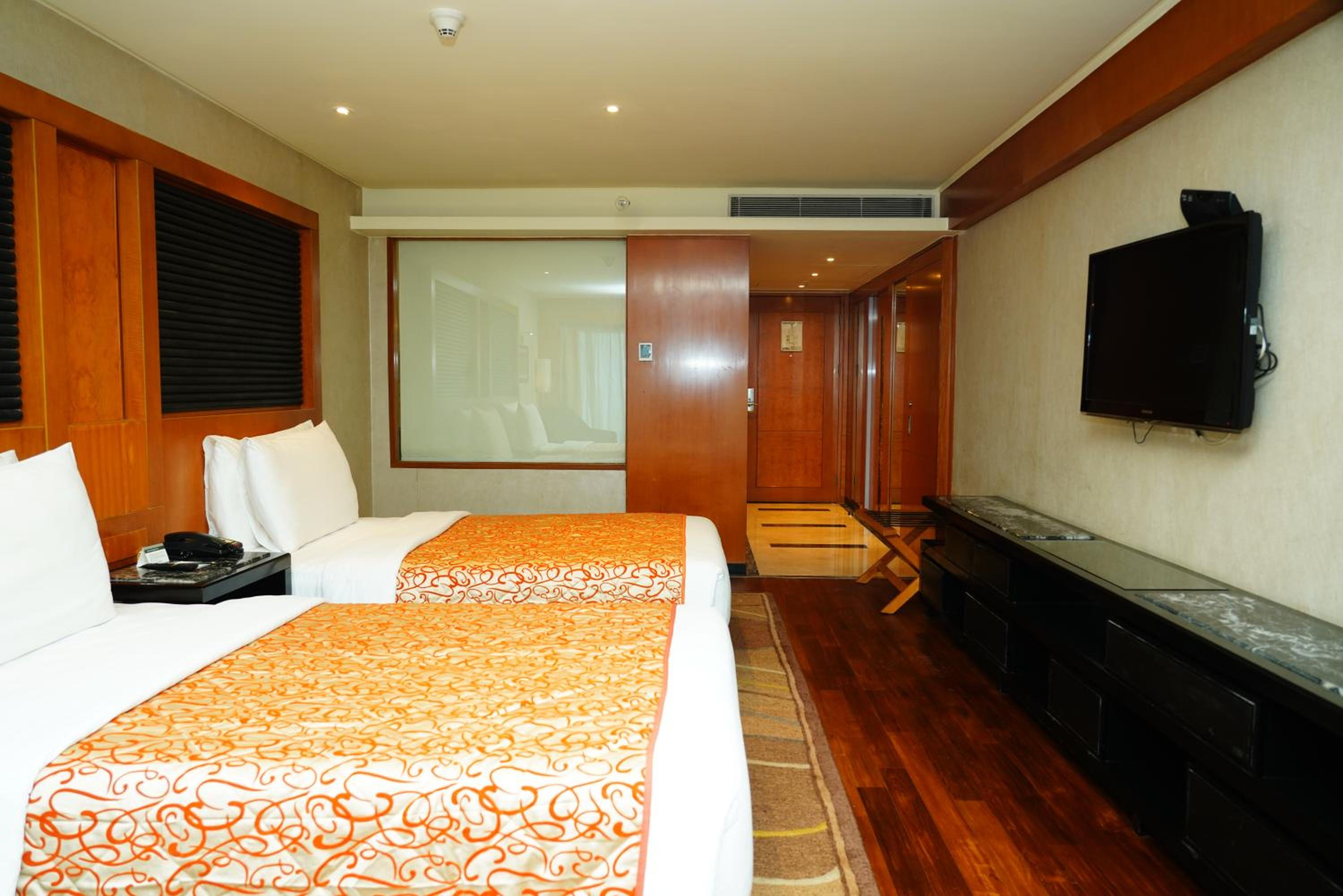 Twin Room - Photo 4