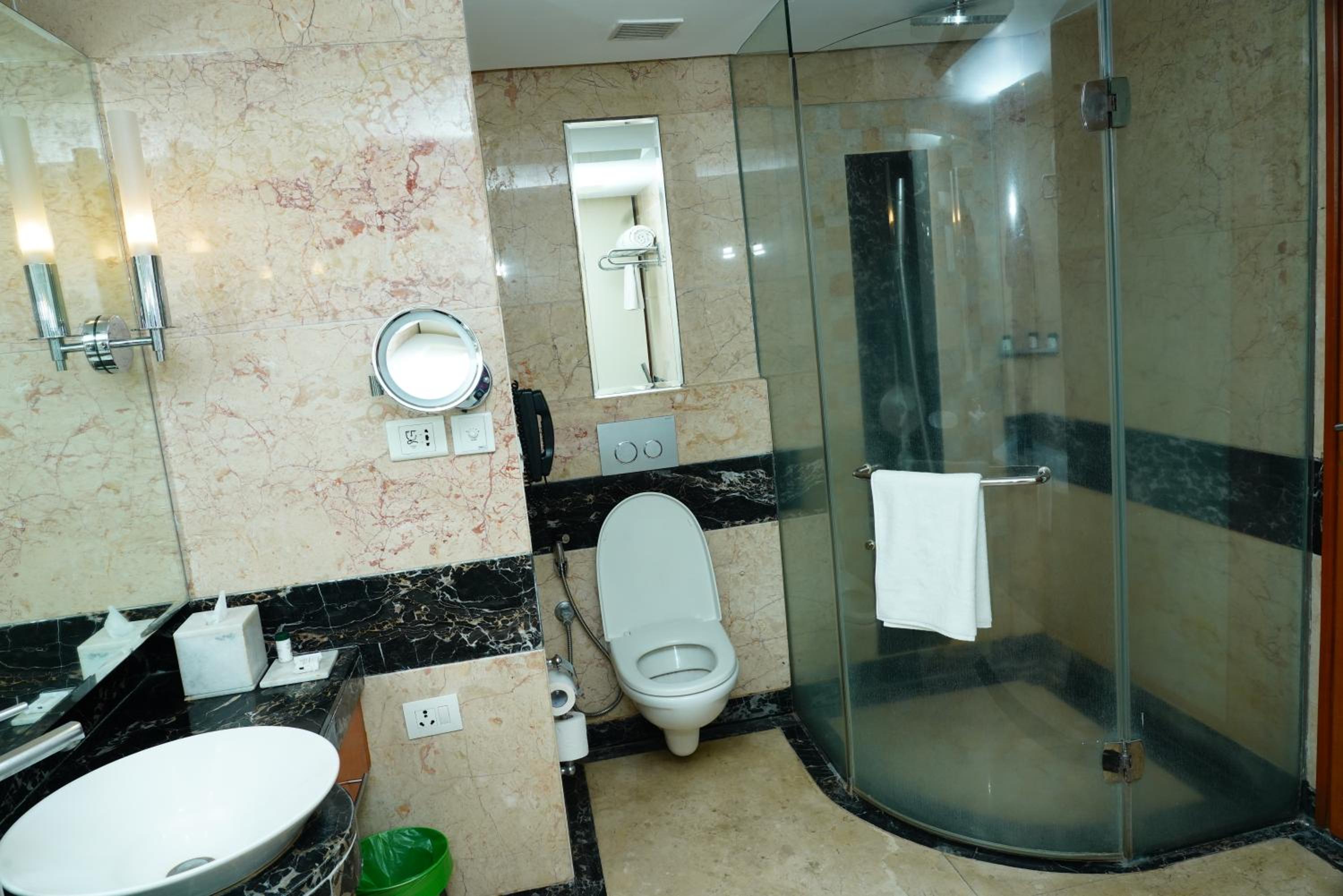 Deluxe Room - Photo 7