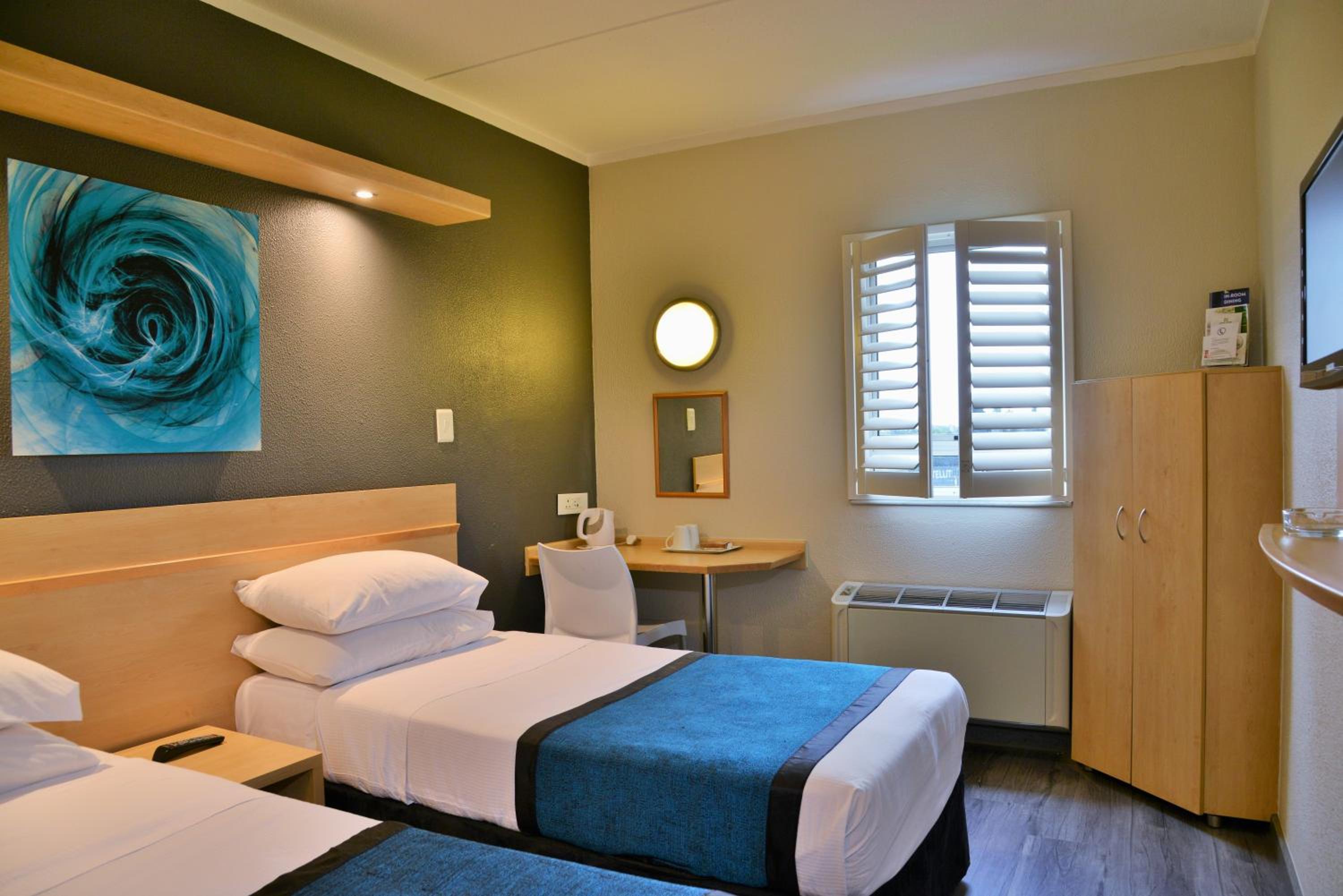 Standard Twin Room photo 2