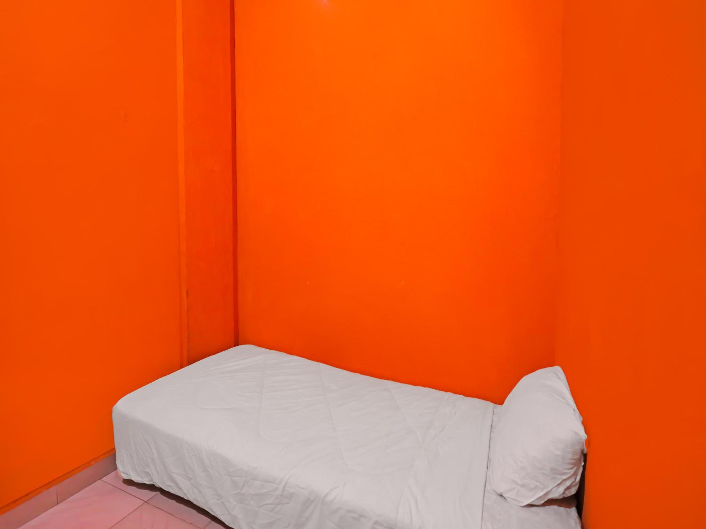 Small Single Room photo 3