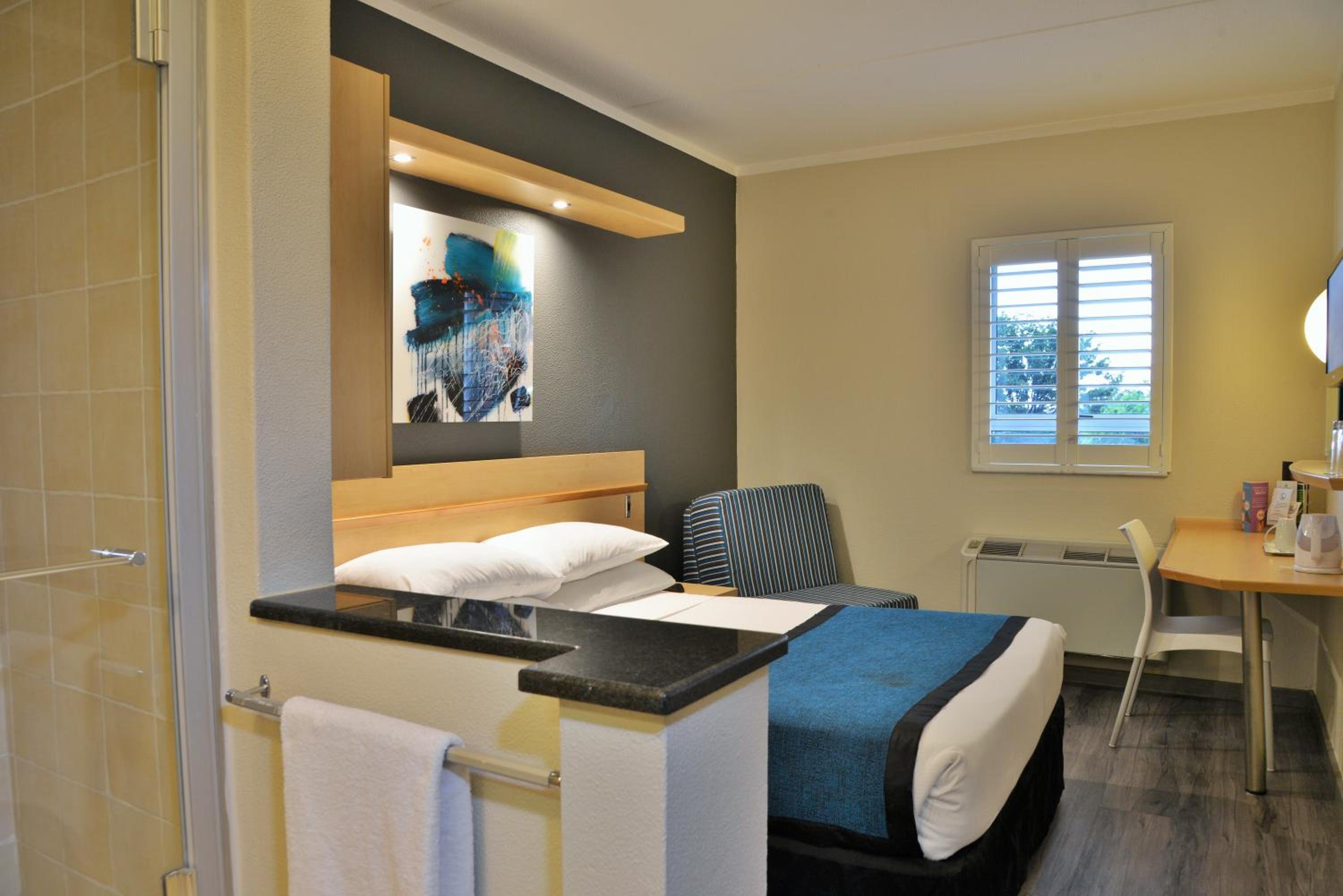 Standard Double Room photo 3