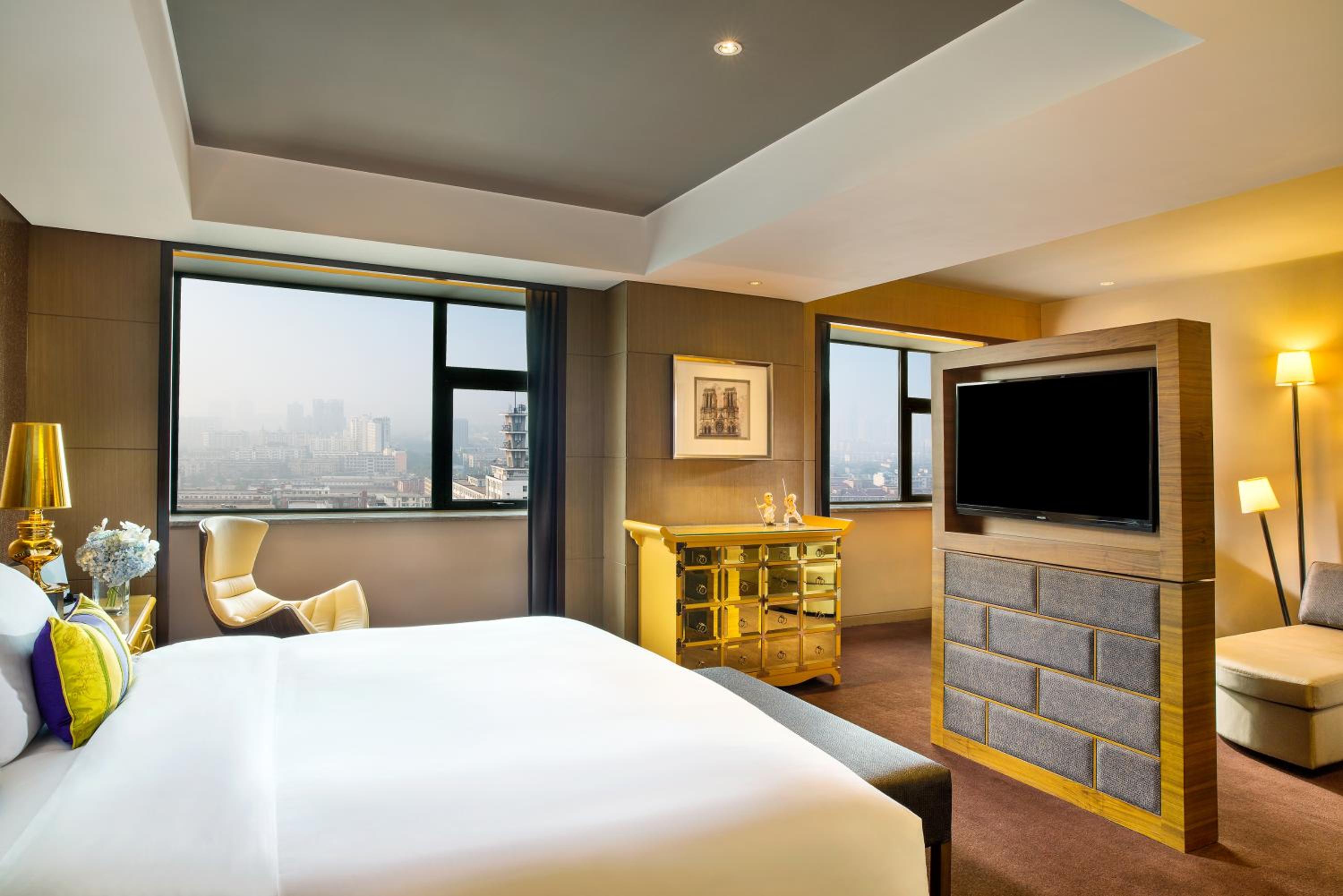 LUXURY ROOM with 1 King Size Bed, Club Millésime Access - Photo 12