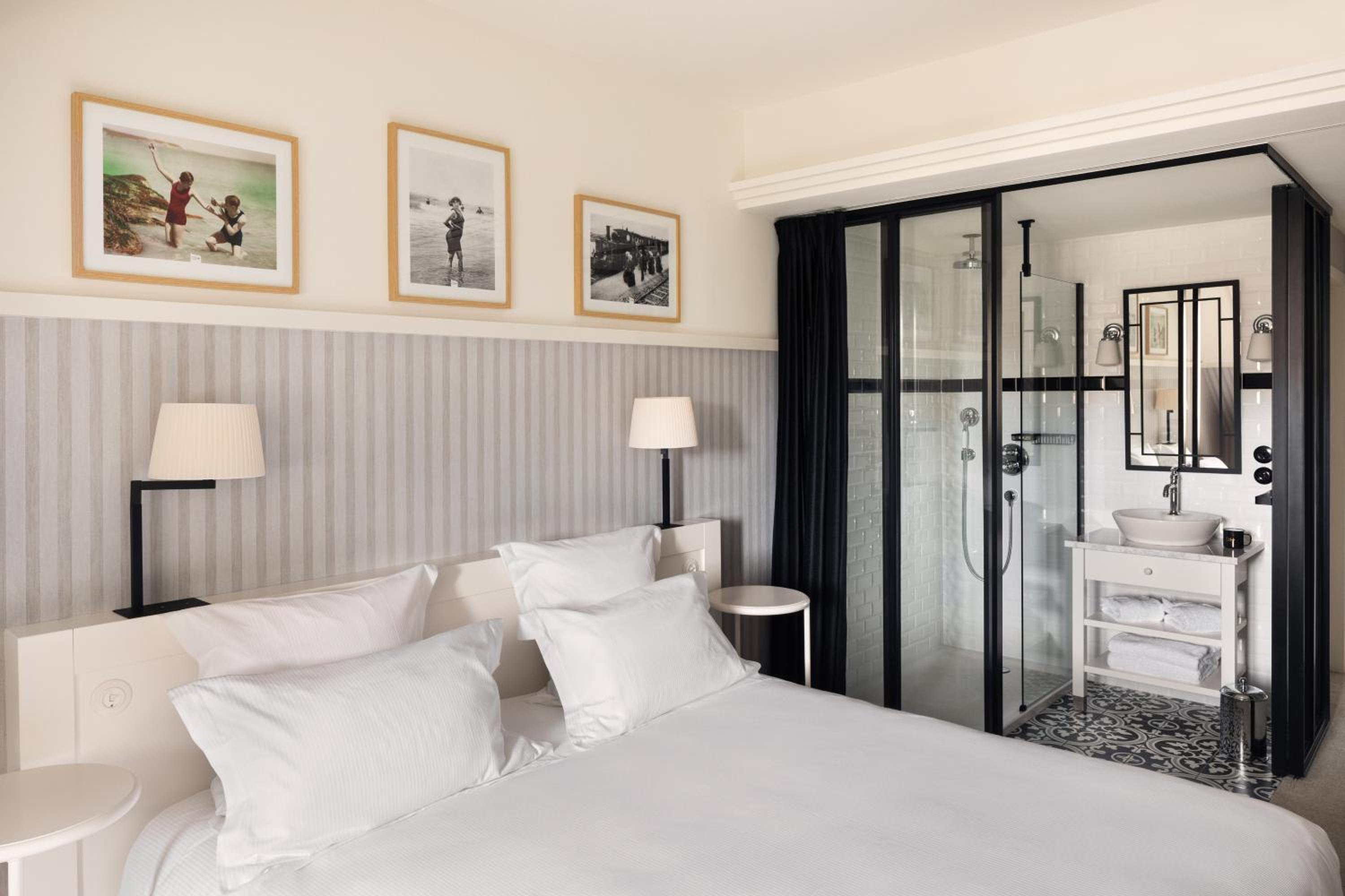 Standard Double Room - Annex Building photo 1