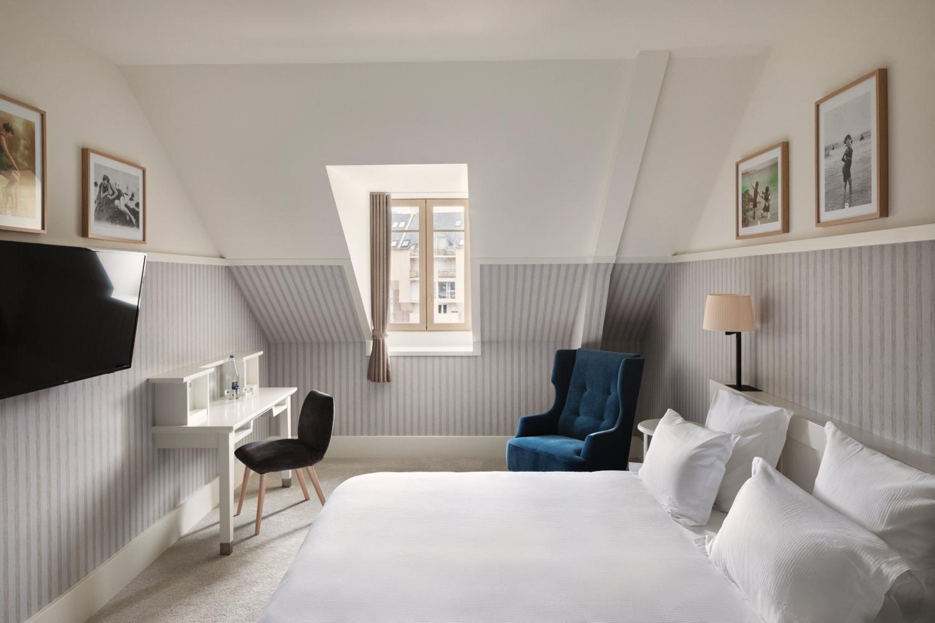 Standard Double Room - Annex Building photo 2