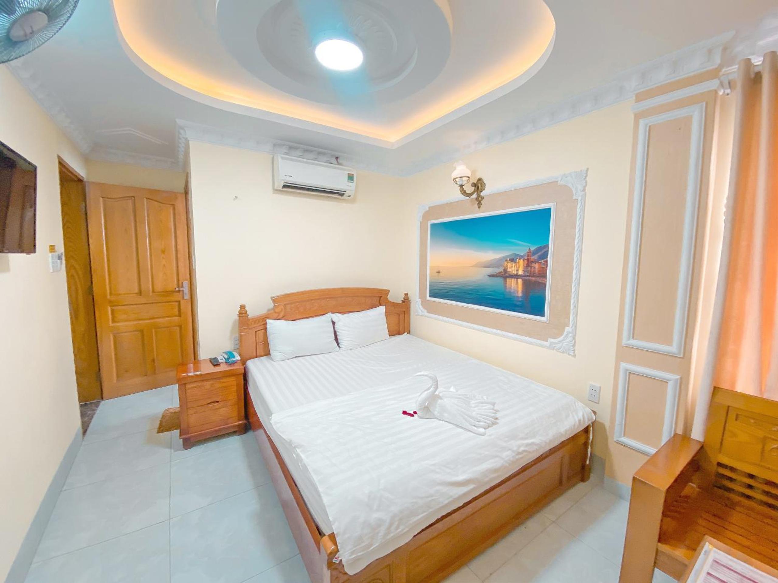 Standard Double Room - Photo 9