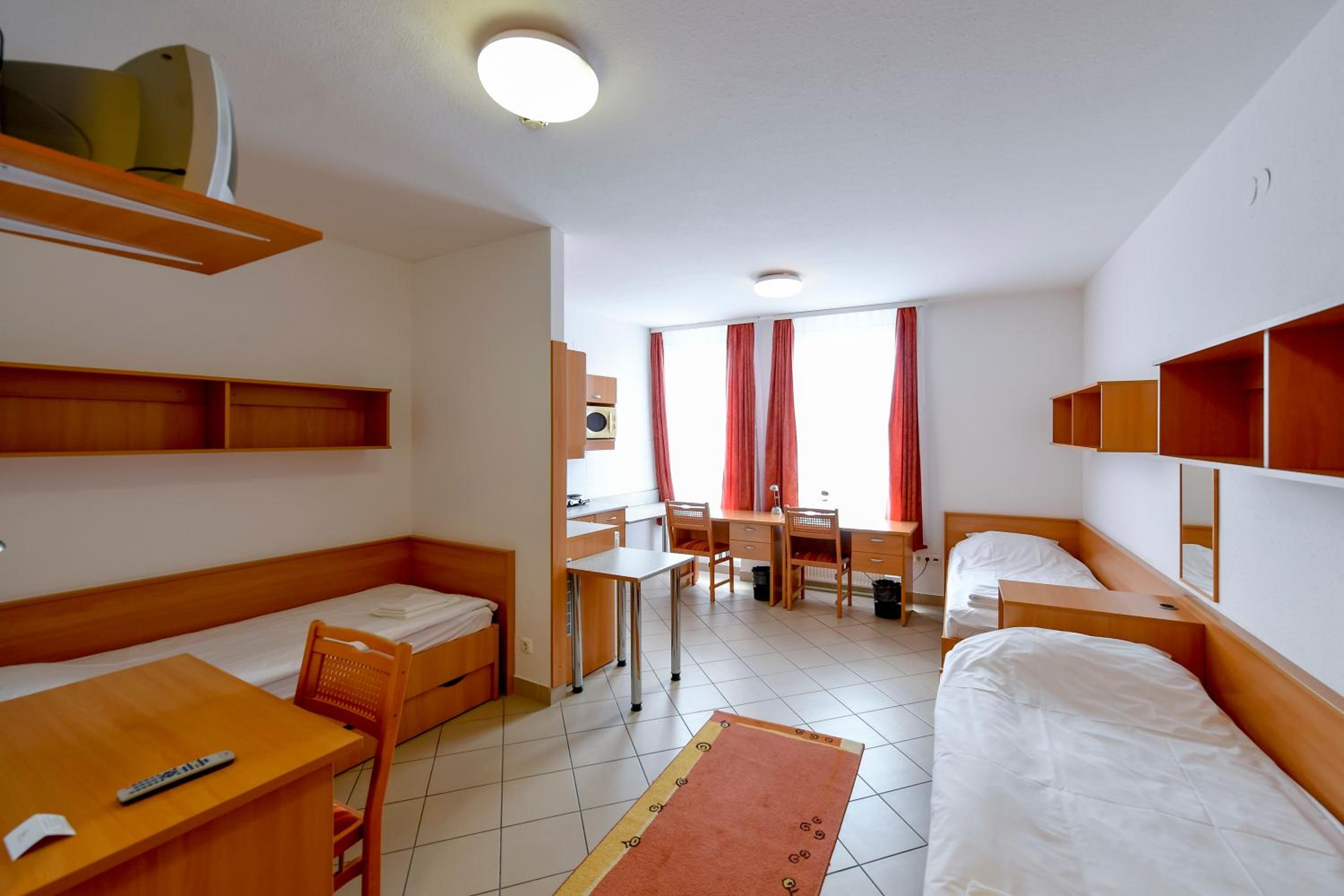 Budget Triple Room photo 3