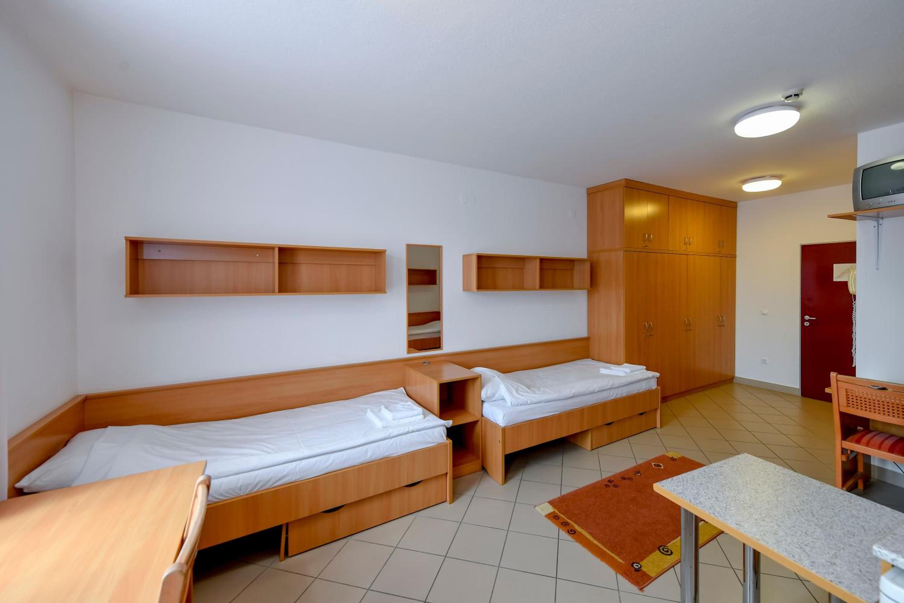 Budget Triple Room photo 2