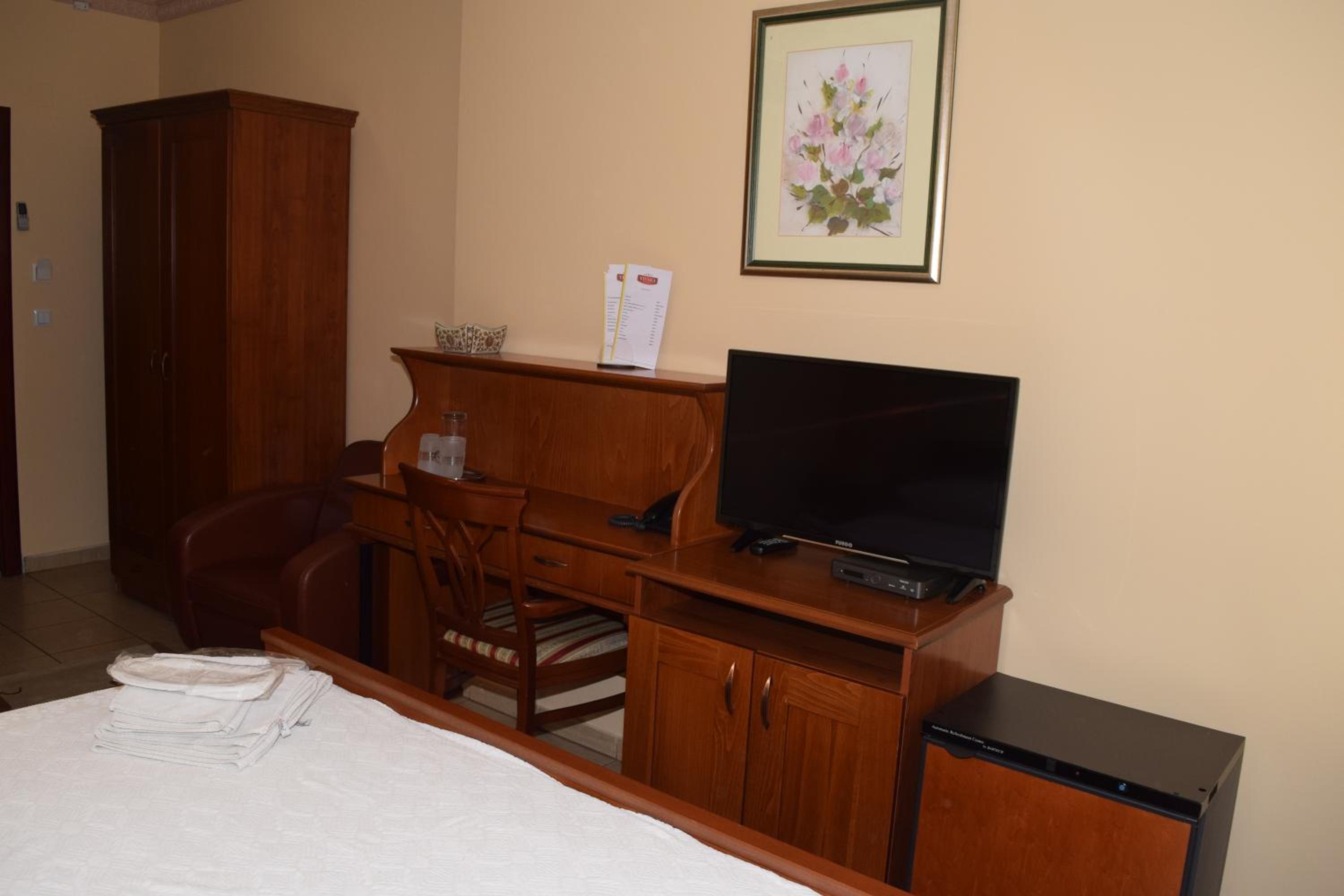 Double Room - Photo 6