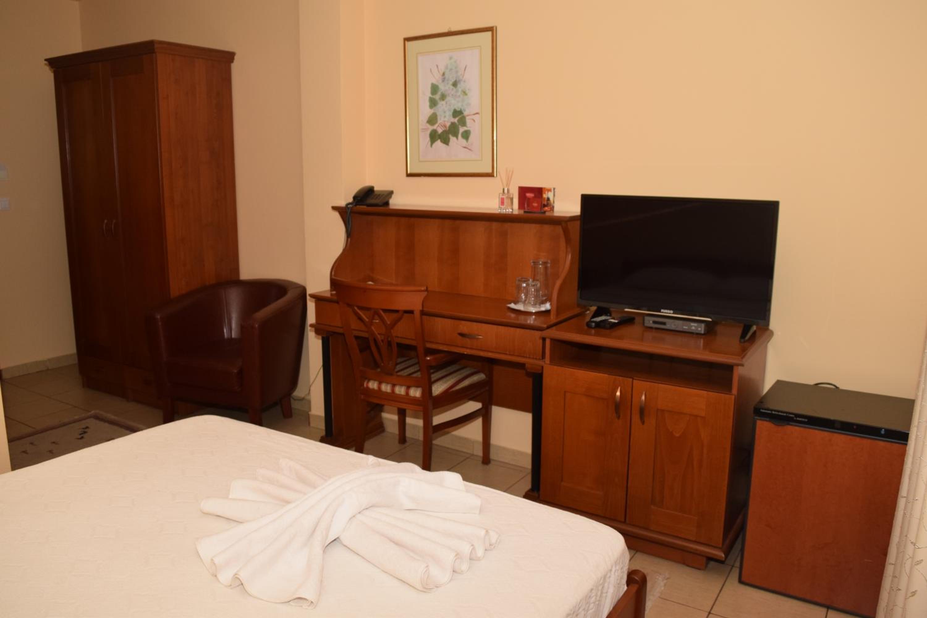 Double Room - Photo 2