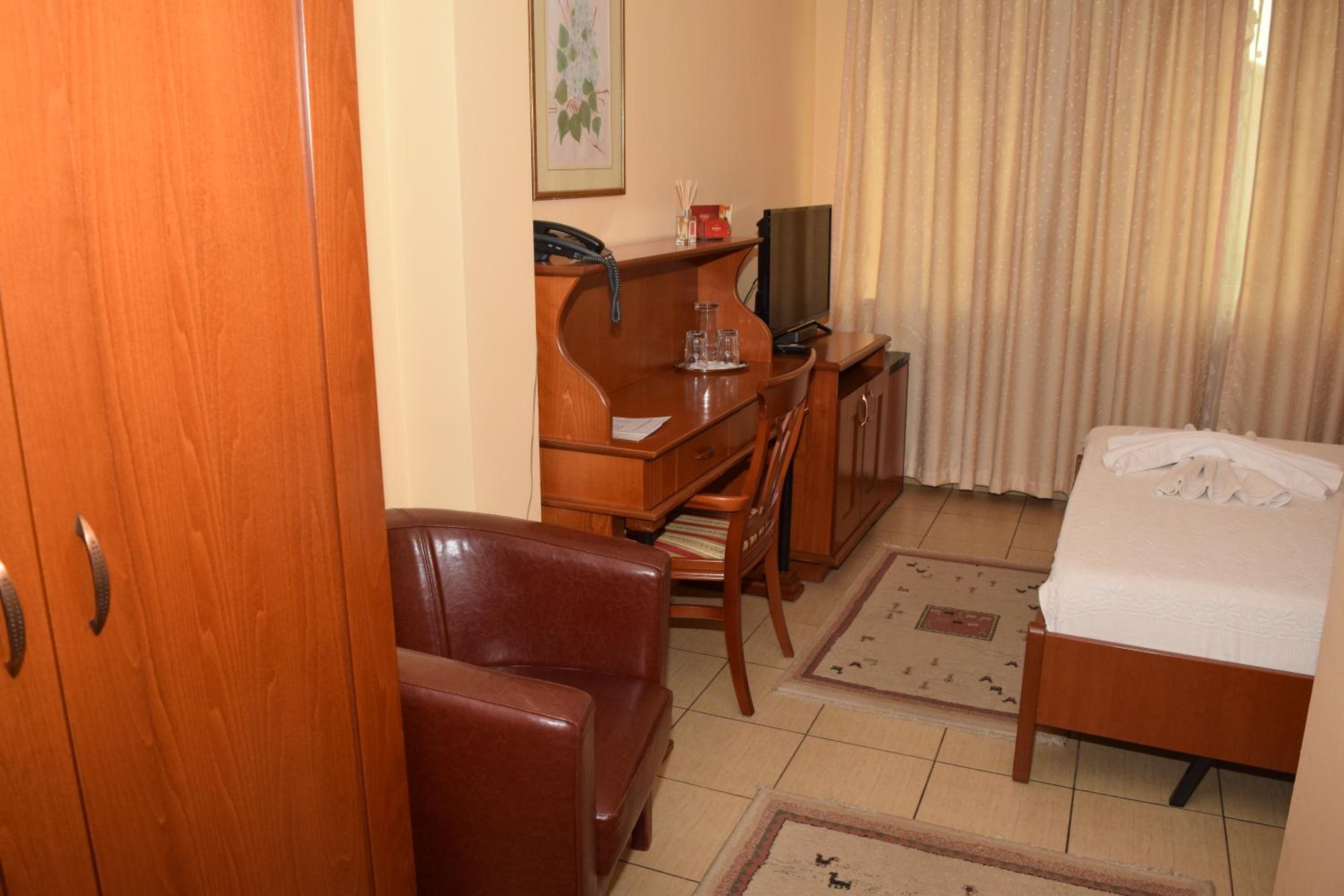Double Room - Photo 9
