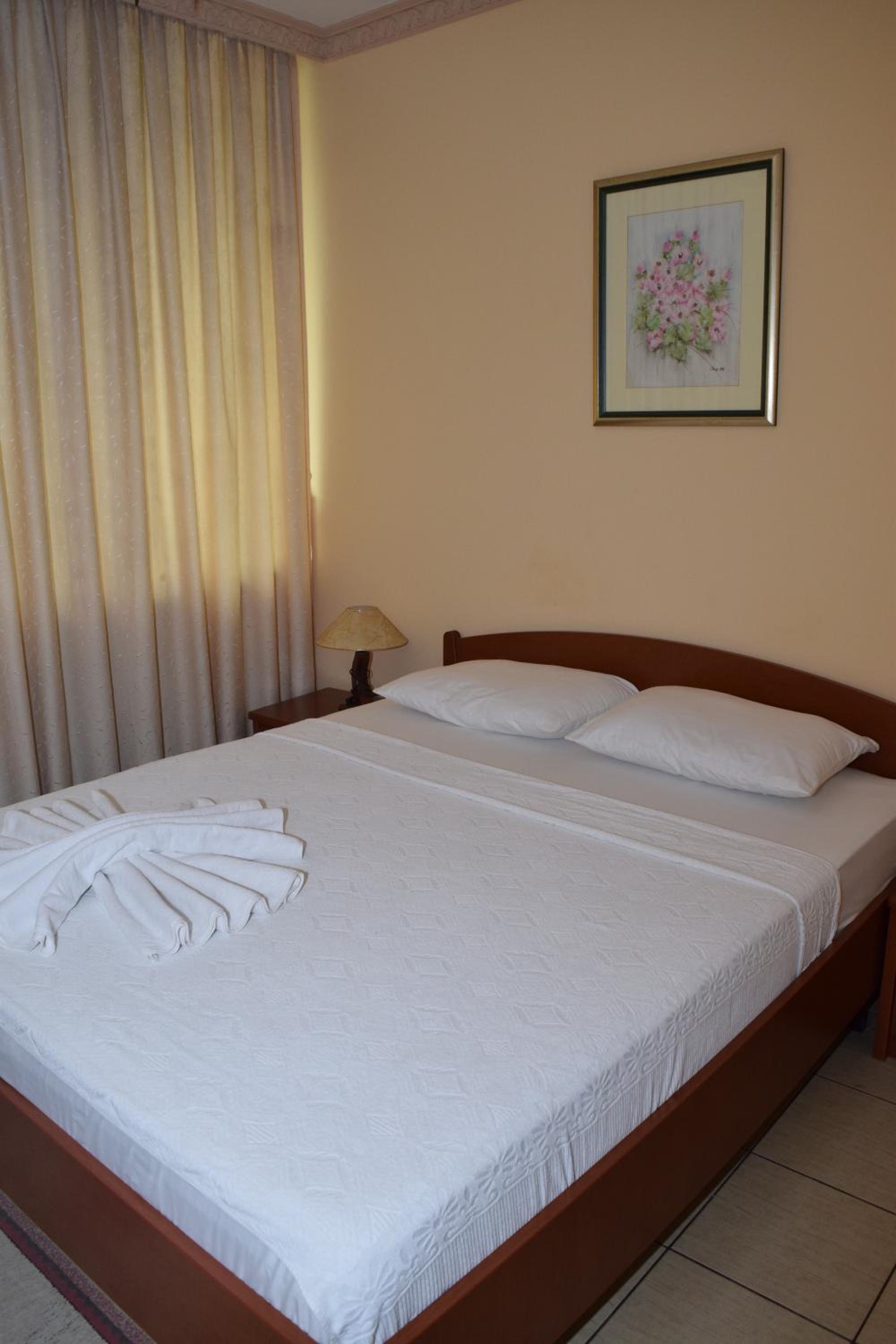 Double Room - Photo 12