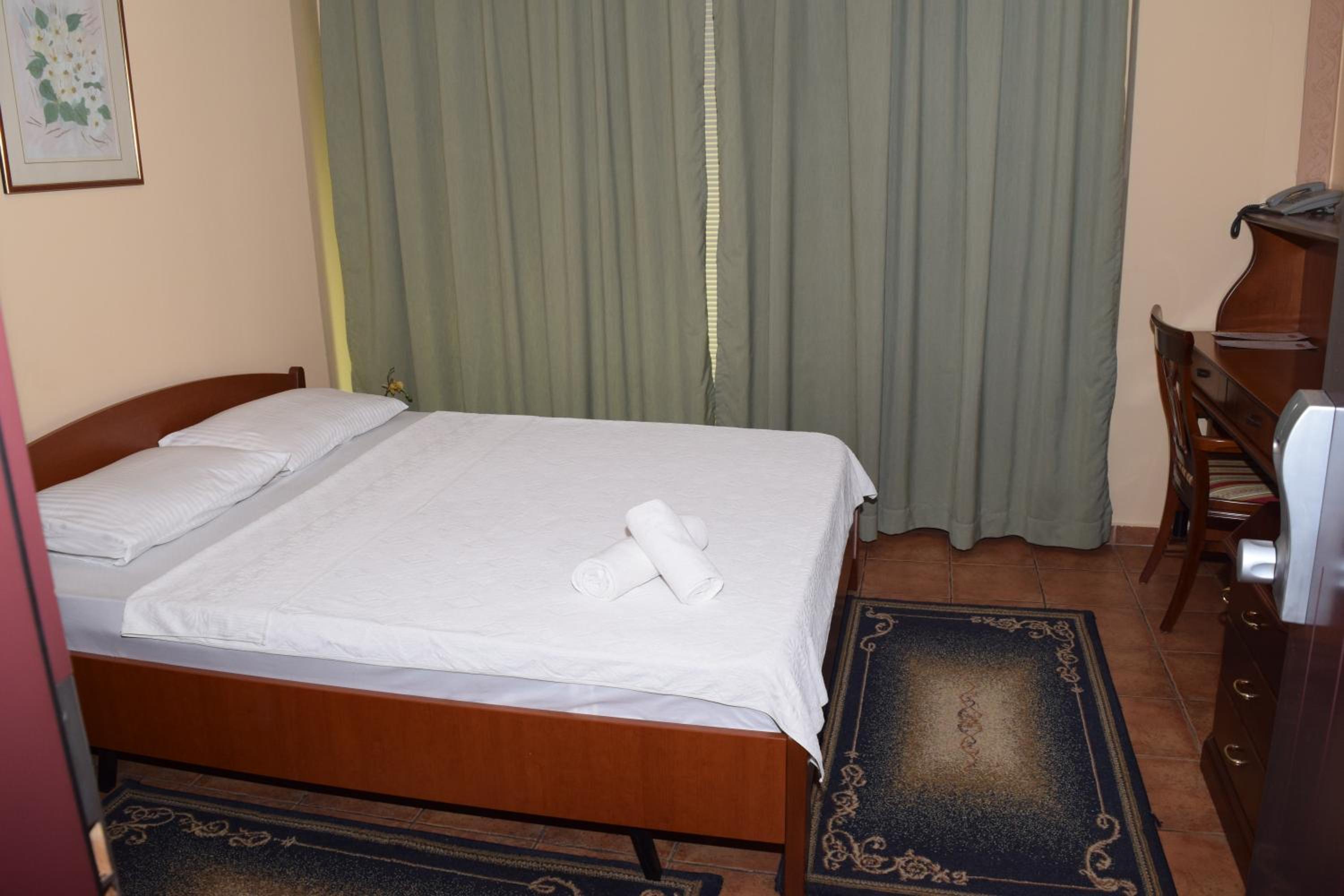 Double Room - Photo 1