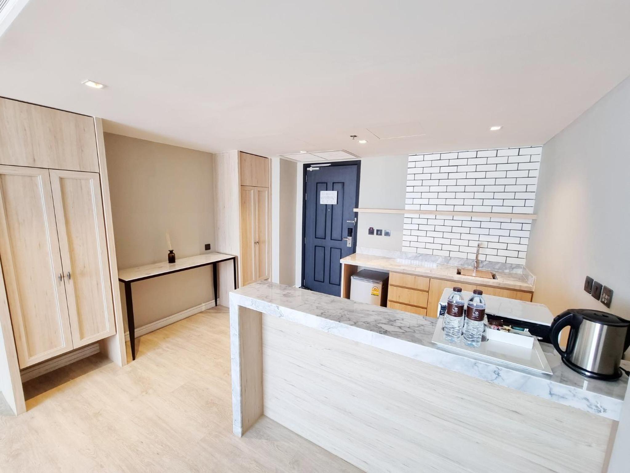 Standard Suite - Photo 3