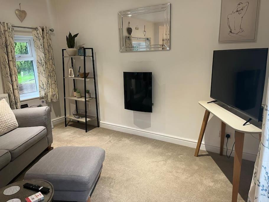 One-Bedroom House photo 1