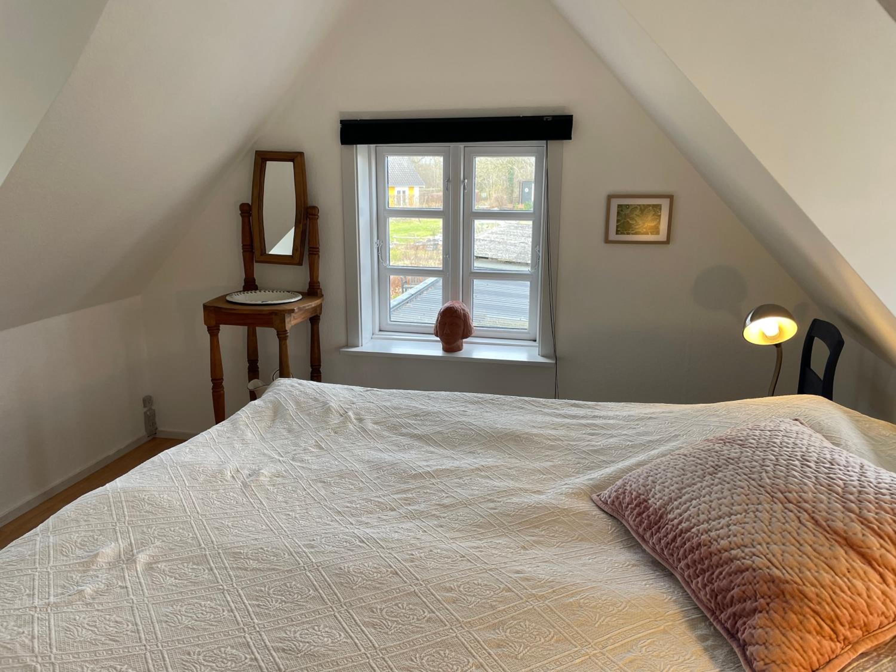Double Room with Shared Bathroom photo 2