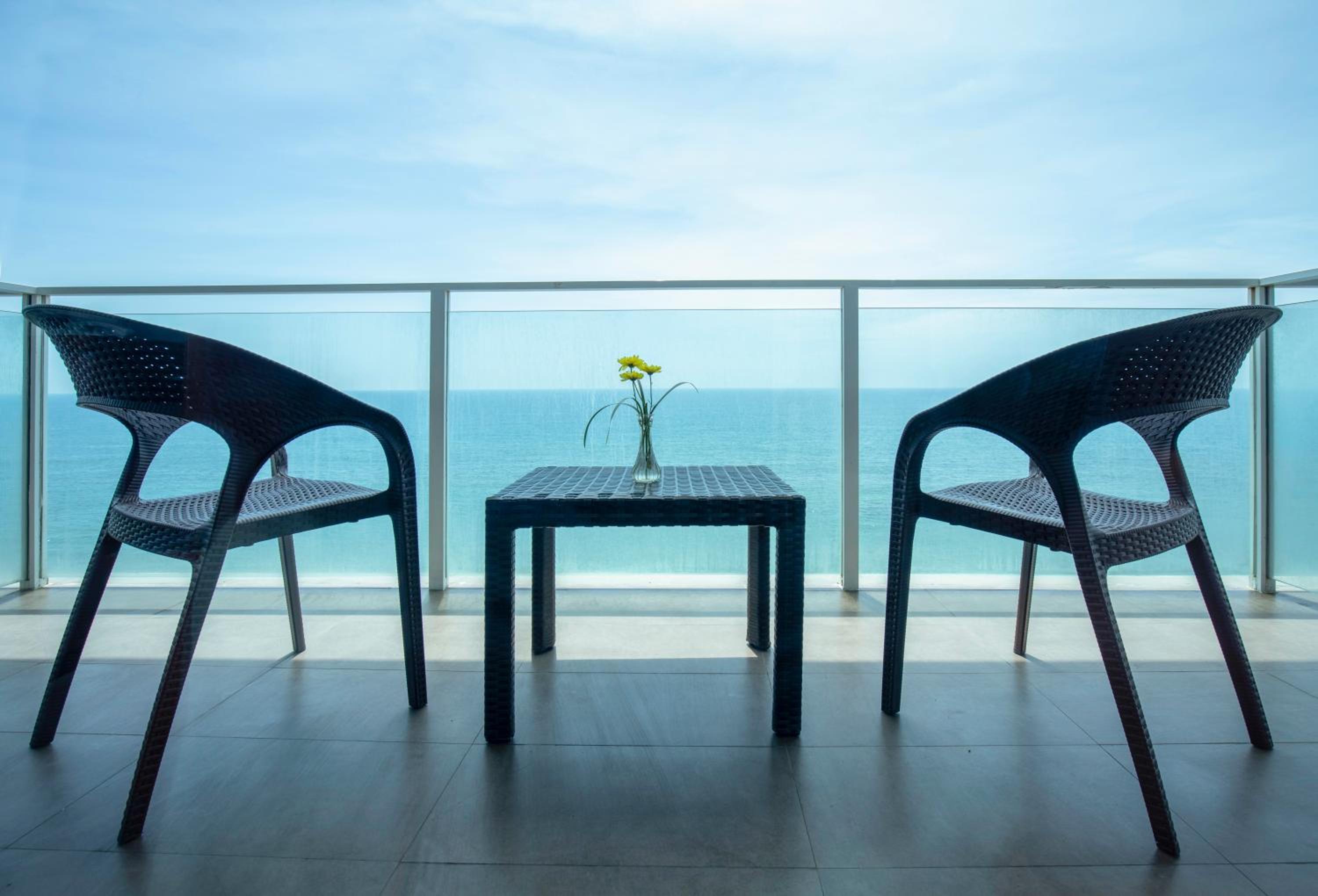 Signature Sea View Twin Room with Complimentary City Tour & Access to Beach Lounge - Photo 2
