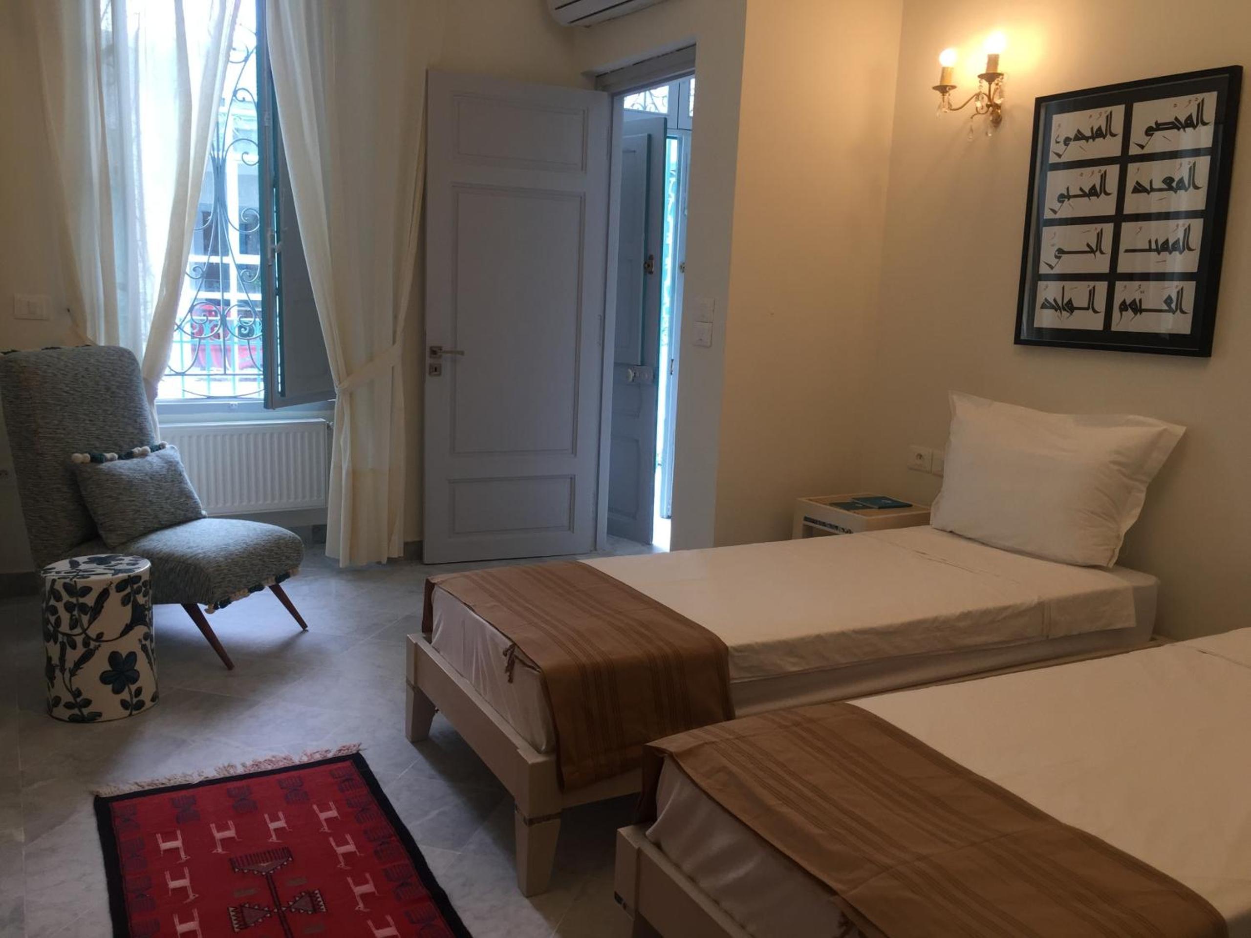 Double Room with Private Bathroom - Photo 5