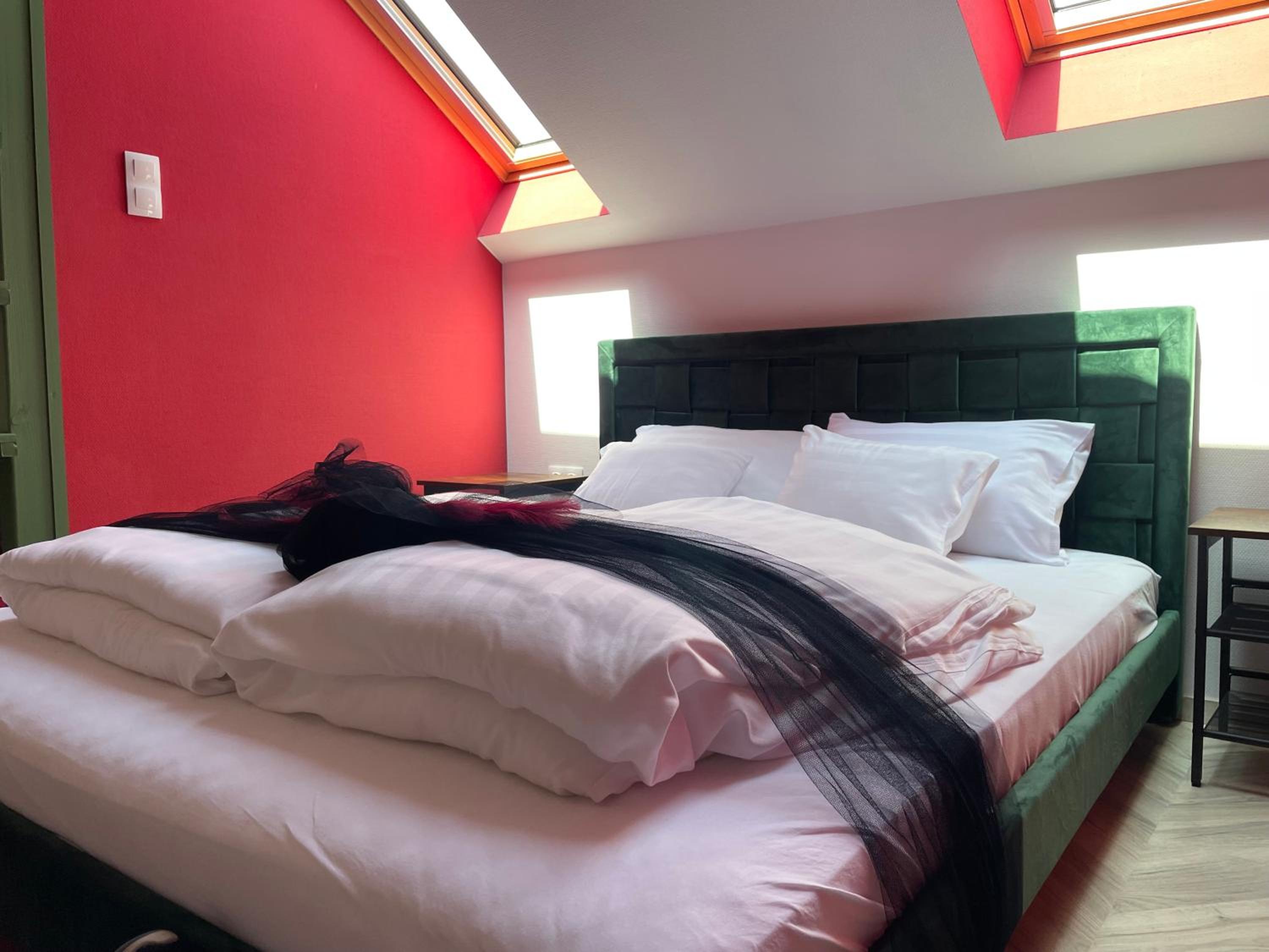 Studio Apartment - Photo 8